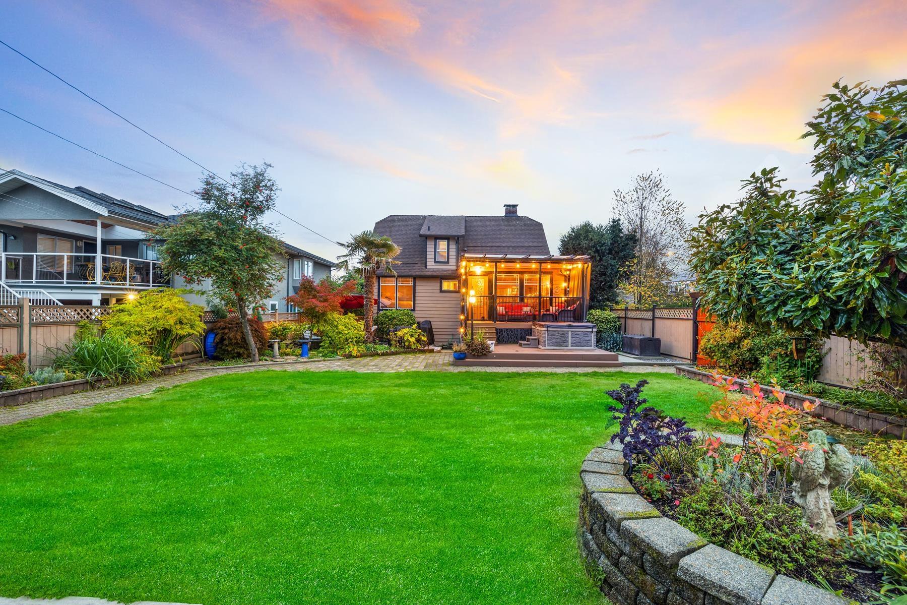 mls:R3115476 Property Address: 402 E 13TH STREET, North Vancouver BC V7L 2M1