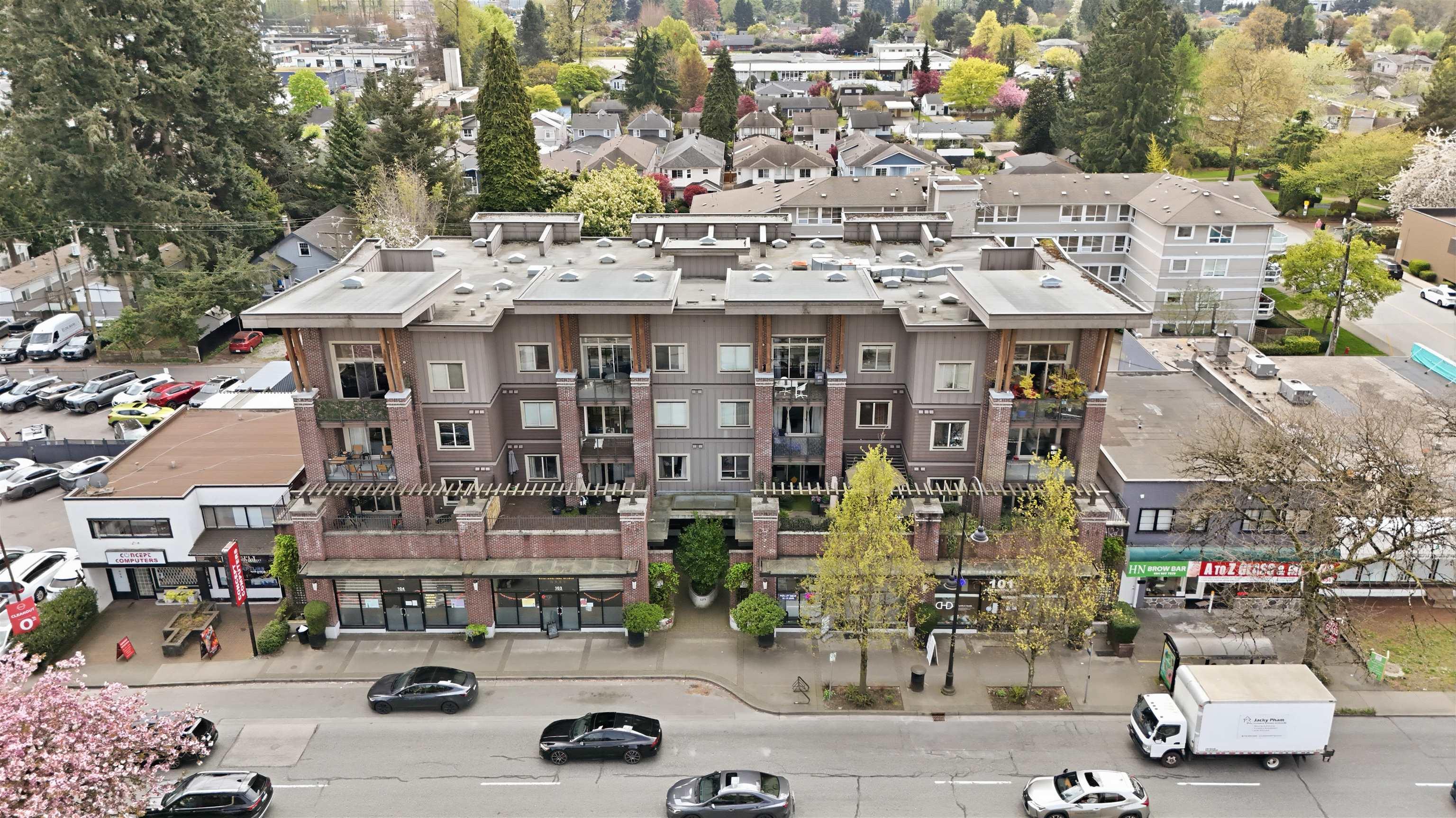 mls:R3115917 Property Address: 204 1273 MARINE DRIVE, North Vancouver BC V7P 1T3