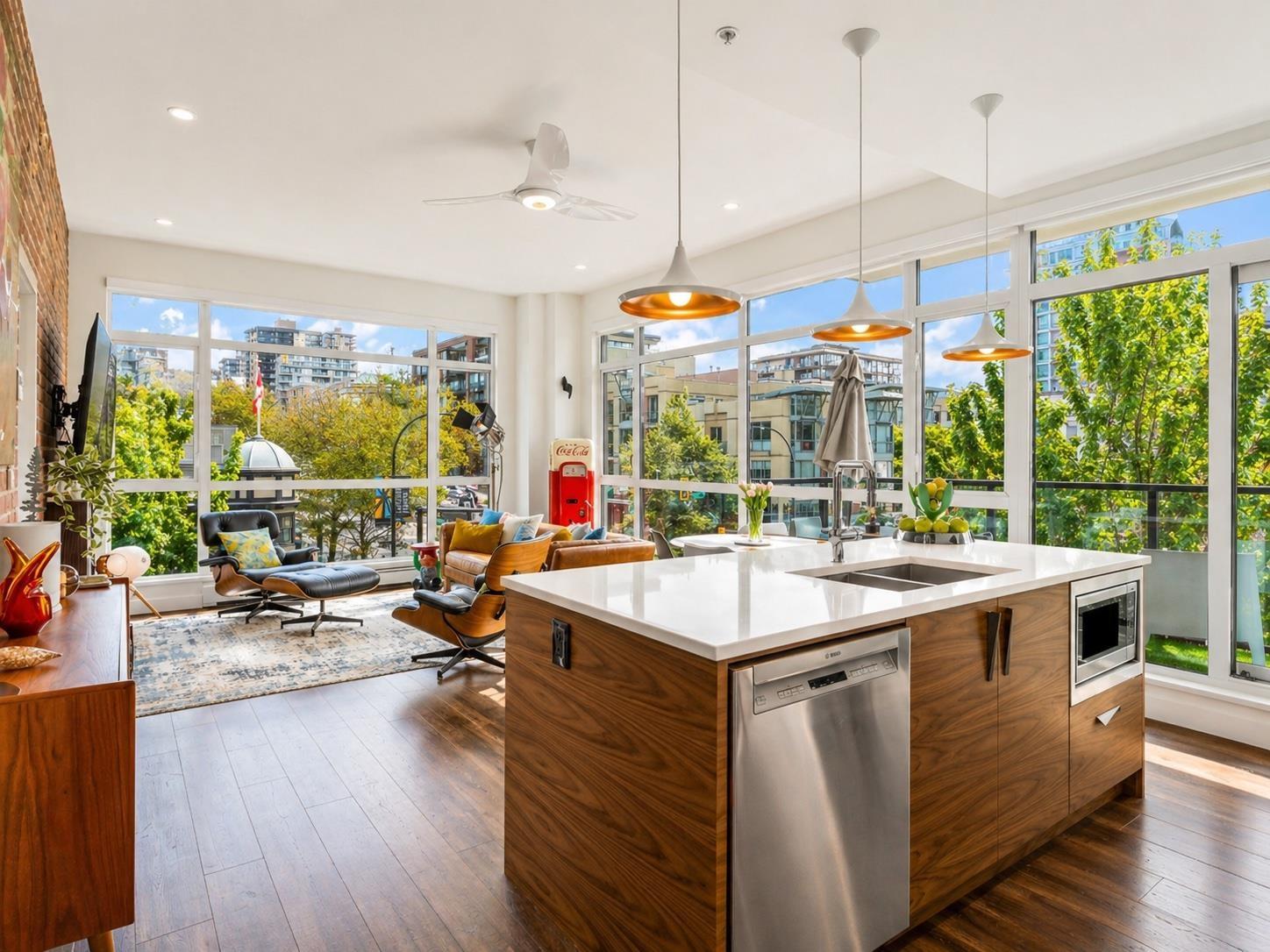 mls:R3117501 Property Address: 310 105 W 2ND STREET, North Vancouver BC V7M 0E3