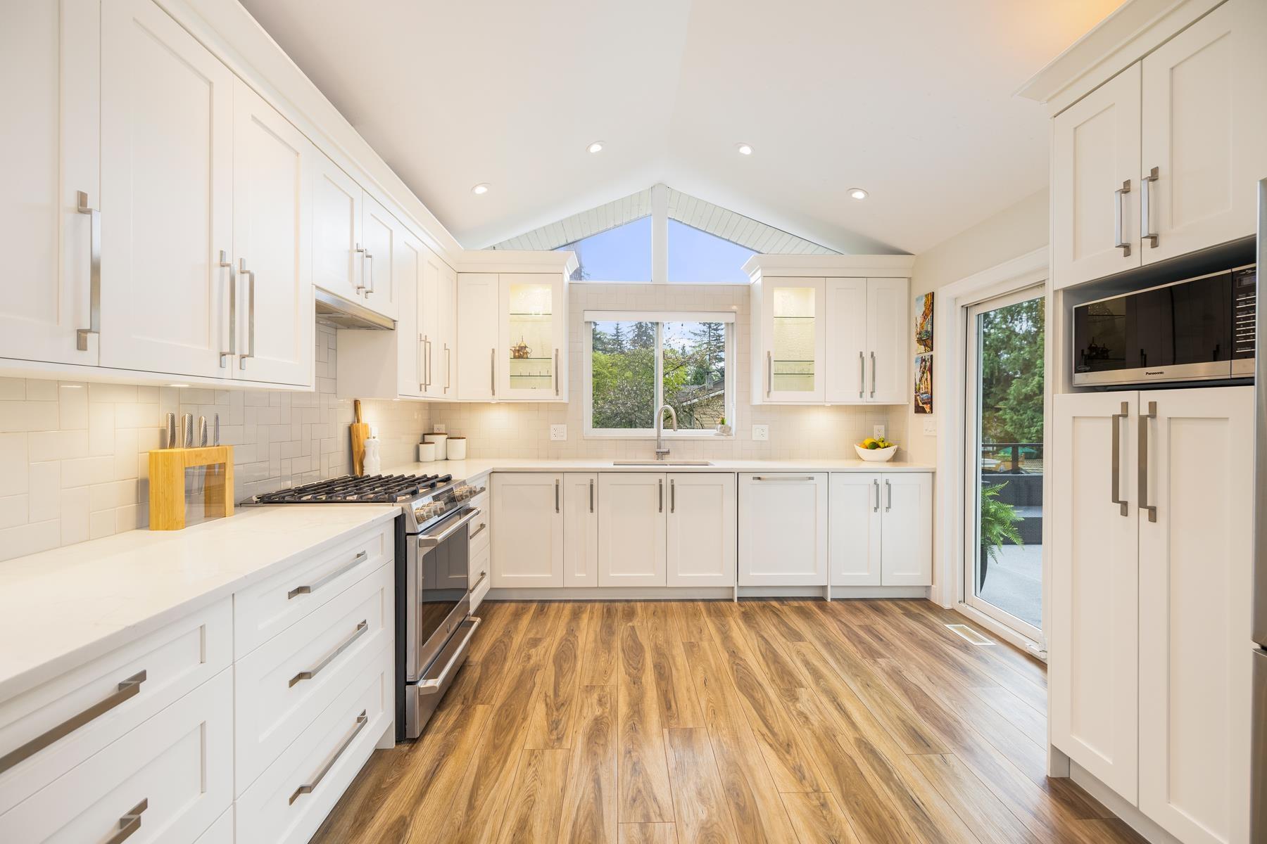 mls:R3117606 Property Address: 2511 BOSWELL AVENUE, North Vancouver BC V7H 1L8