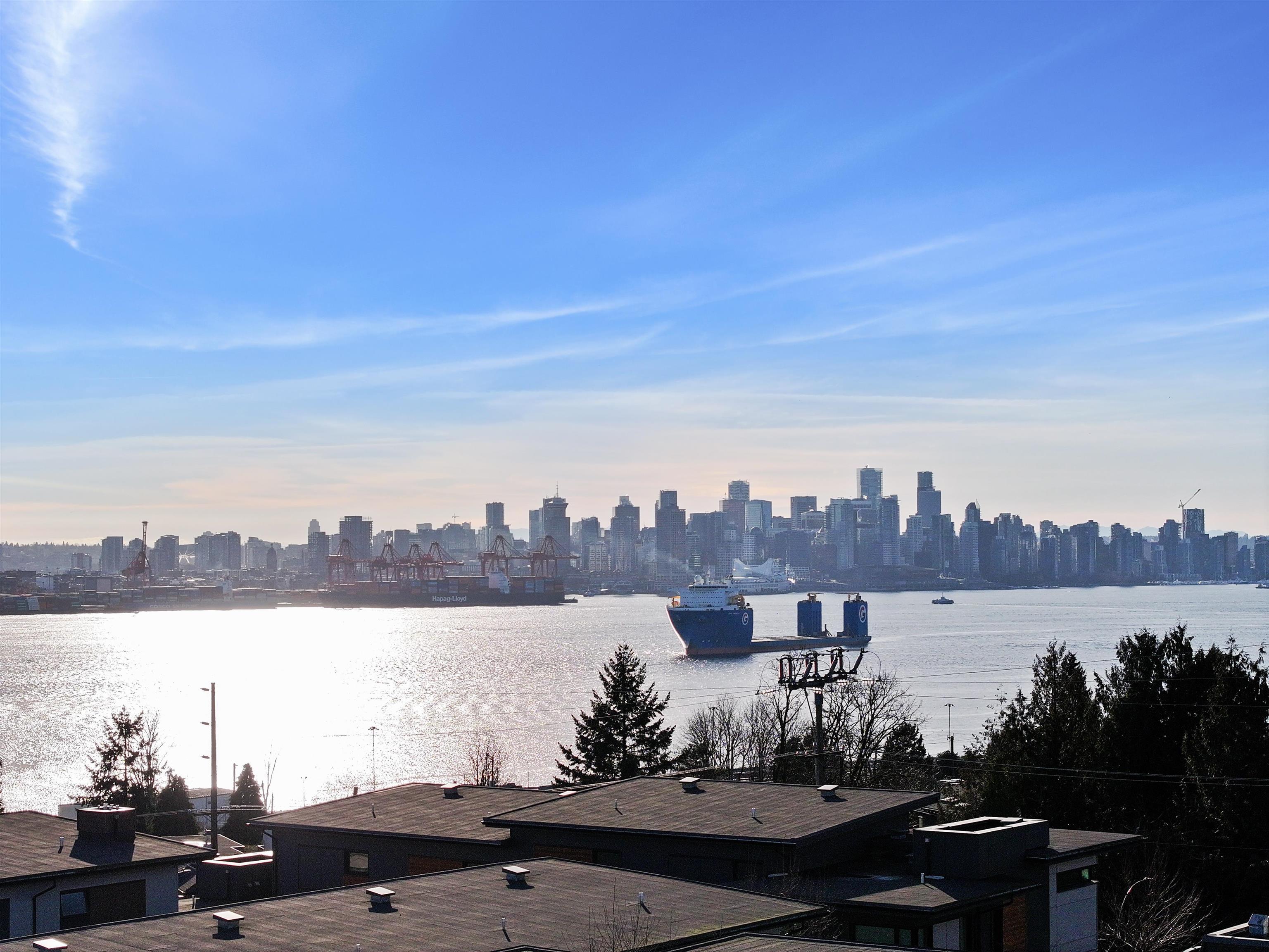 mls:R3117650 Property Address: 7 533 E 3RD STREET, North Vancouver BC V7L 1G4