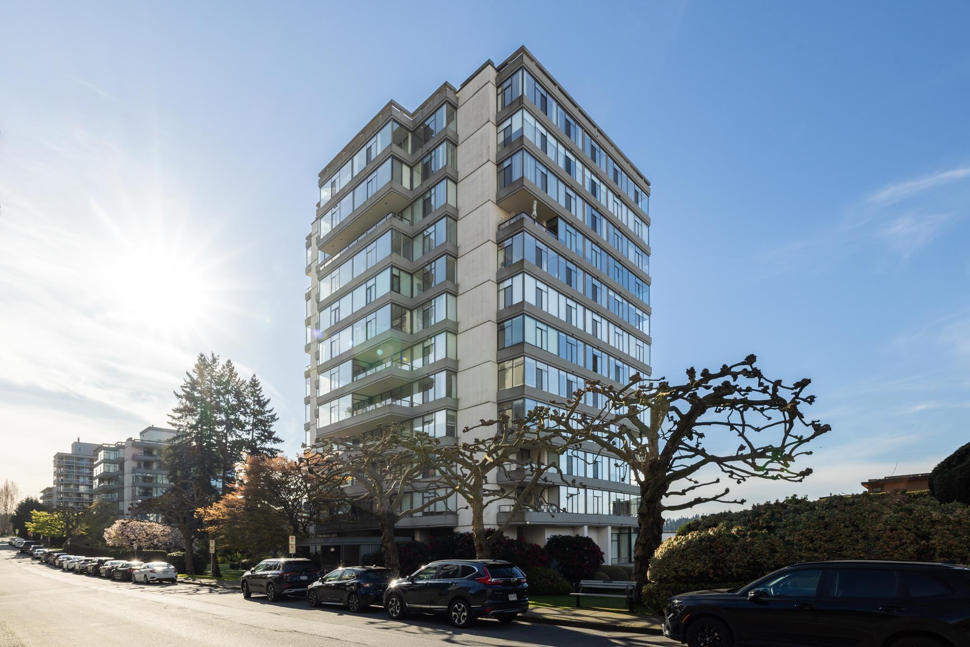 mls:R3118299 Property Address: 302 1480 DUCHESS AVENUE, West Vancouver BC V7T 2W2