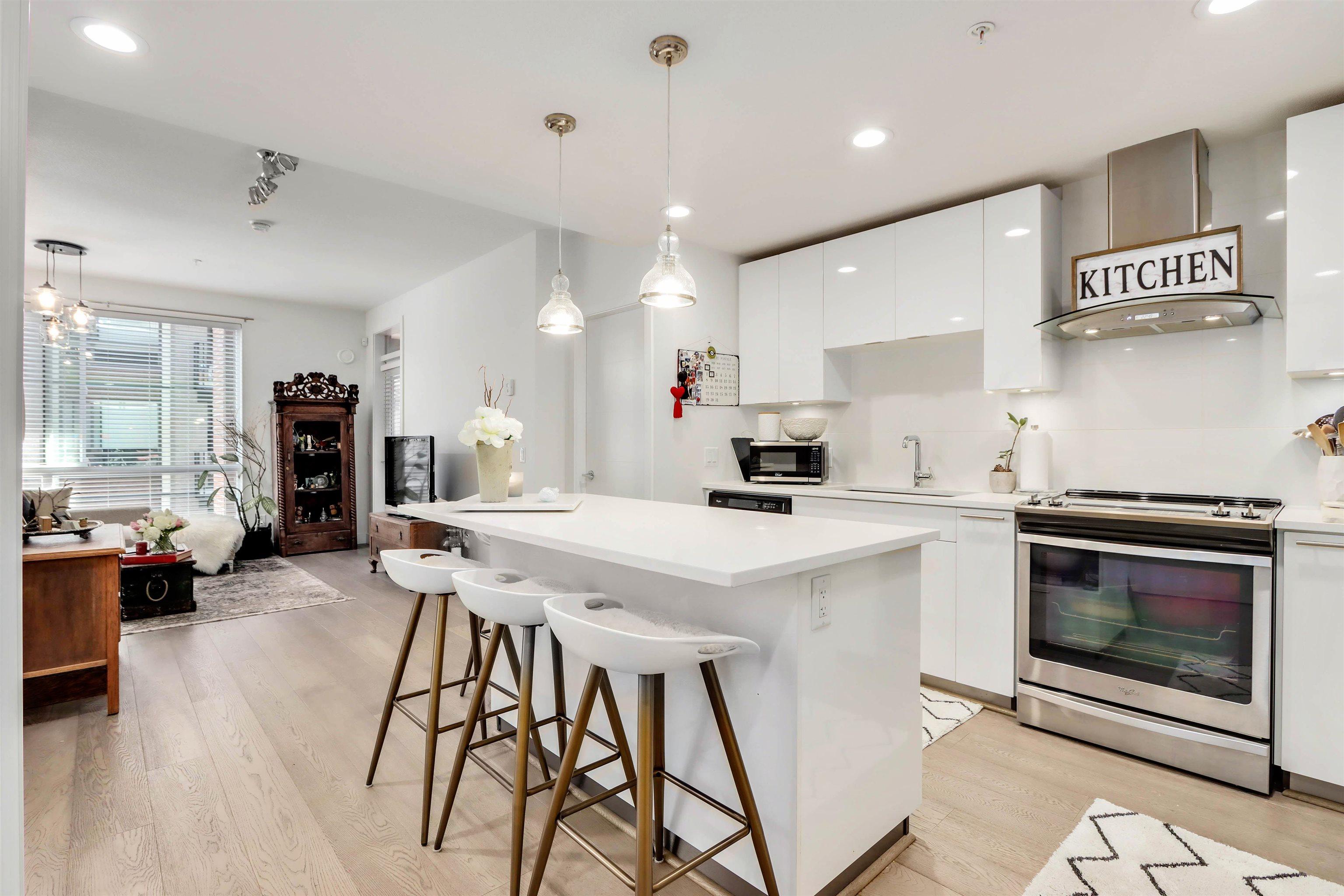 mls:R3118456 Property Address: 320 723 W 3RD STREET, North Vancouver BC V7M 0E4