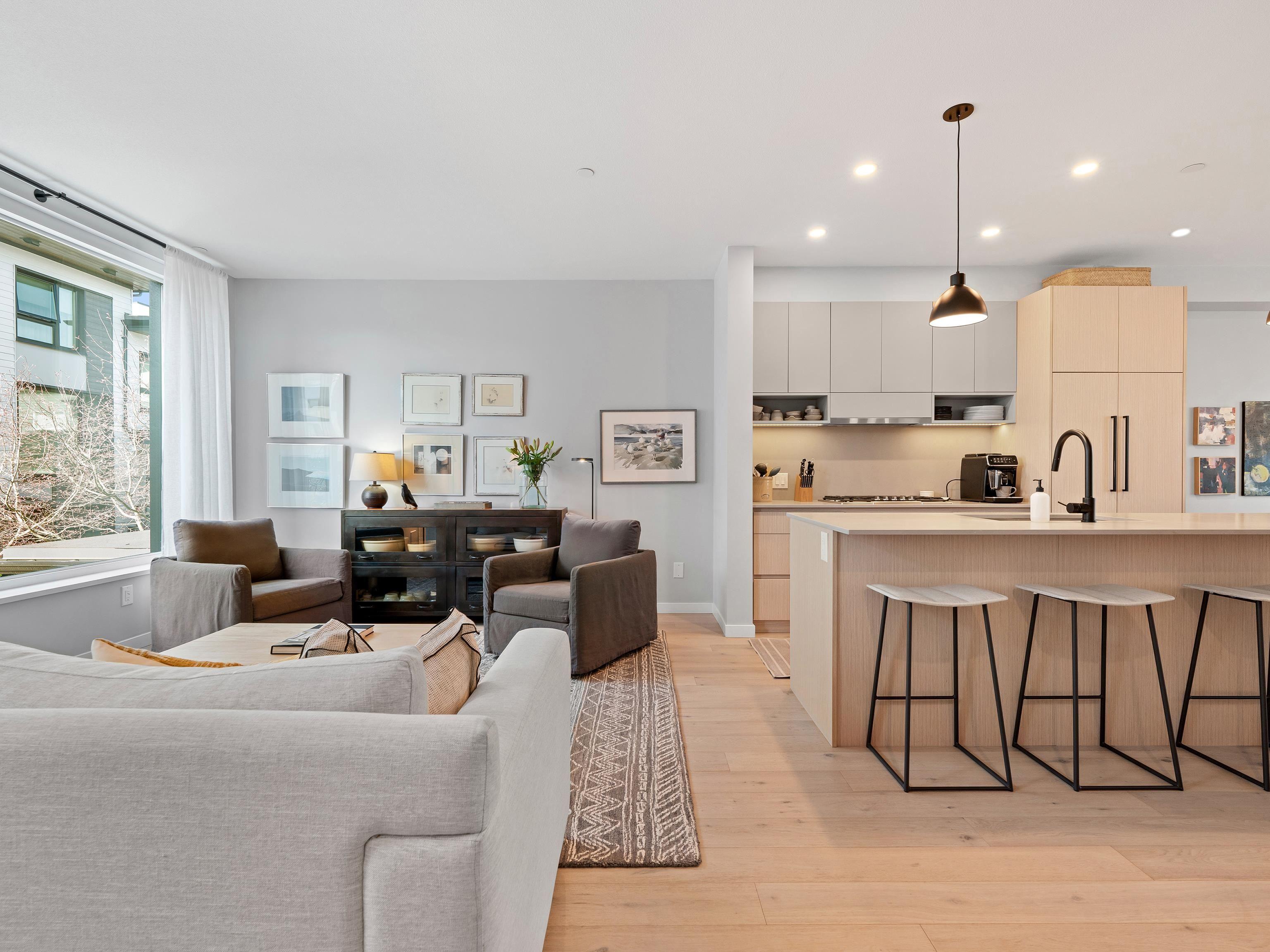mls:R3118750 Property Address: 31 528 E 2ND STREET, North Vancouver BC V7L 0G8