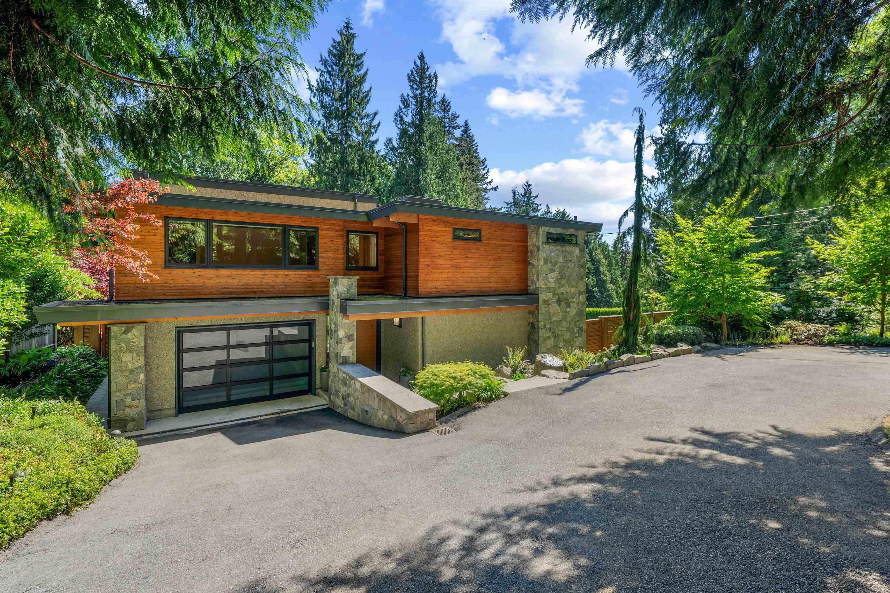 mls:R3119597 Property Address: 6184 EASTMONT DRIVE, West Vancouver BC V7W 1X3