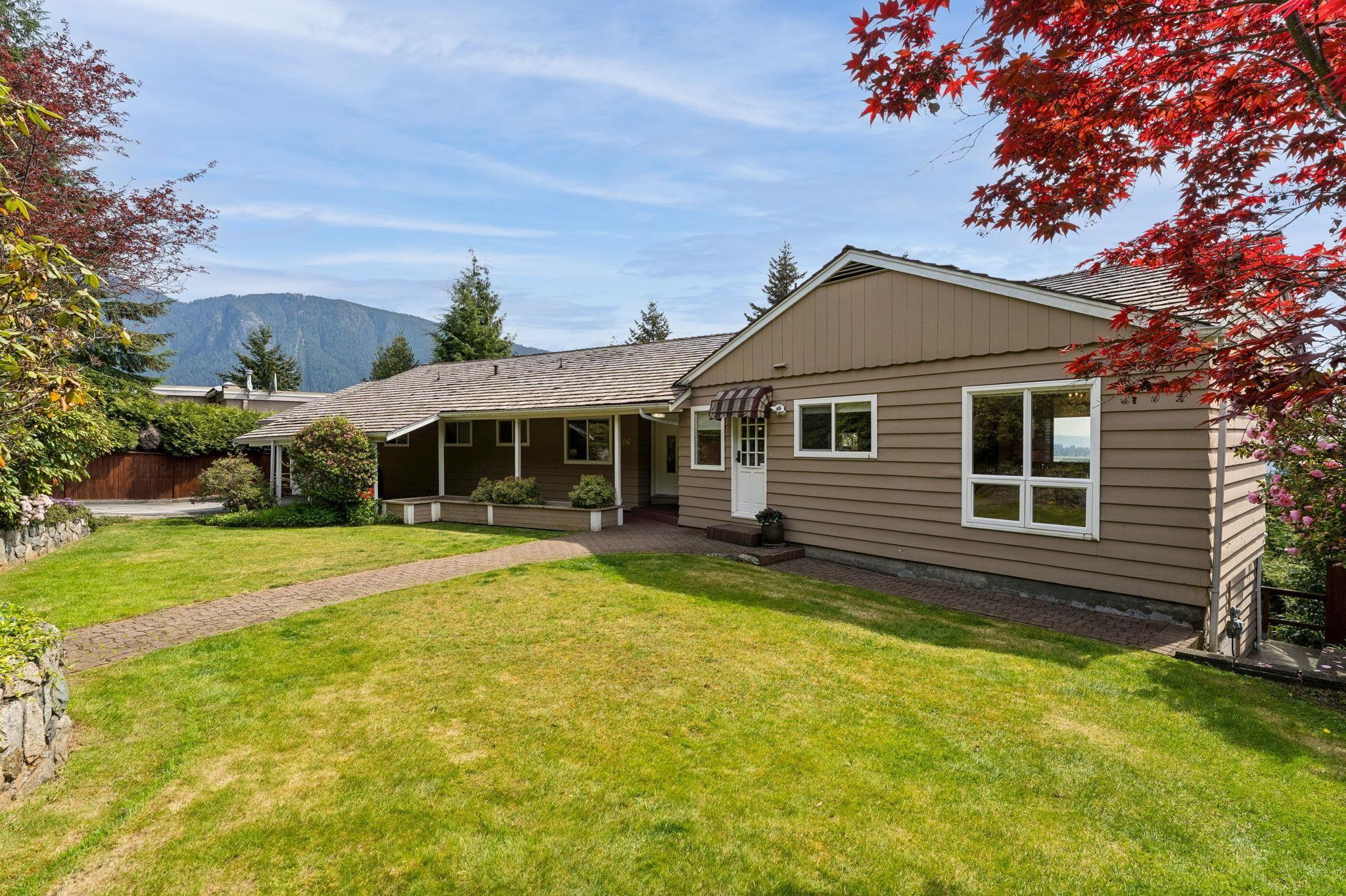 mls:R3119855 Property Address: 606 HAWSTEAD PLACE, West Vancouver BC V7S 1T9