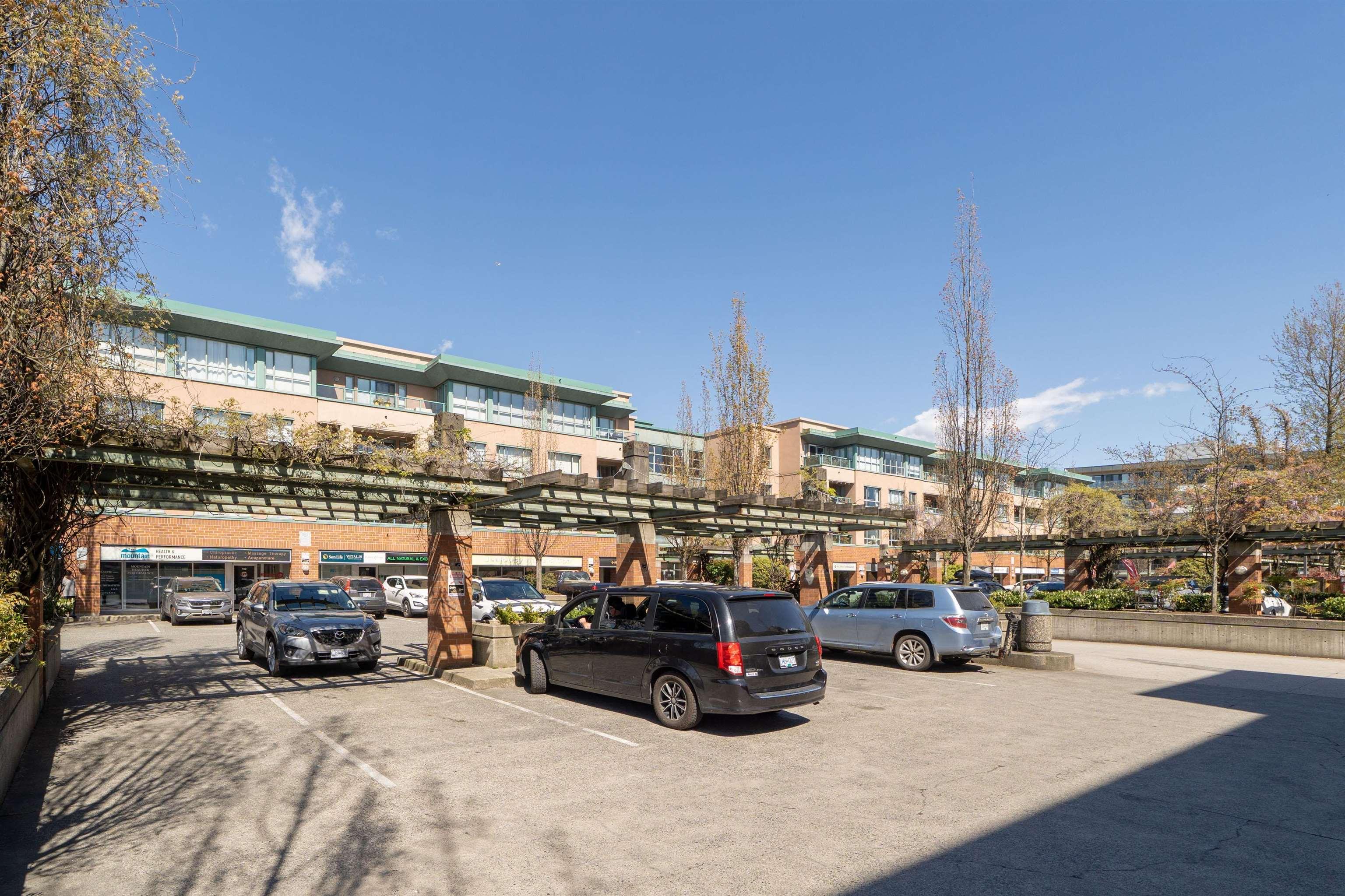 mls:R3120821 Property Address: 207 223 MOUNTAIN HIGHWAY, North Vancouver BC V7J 3V3