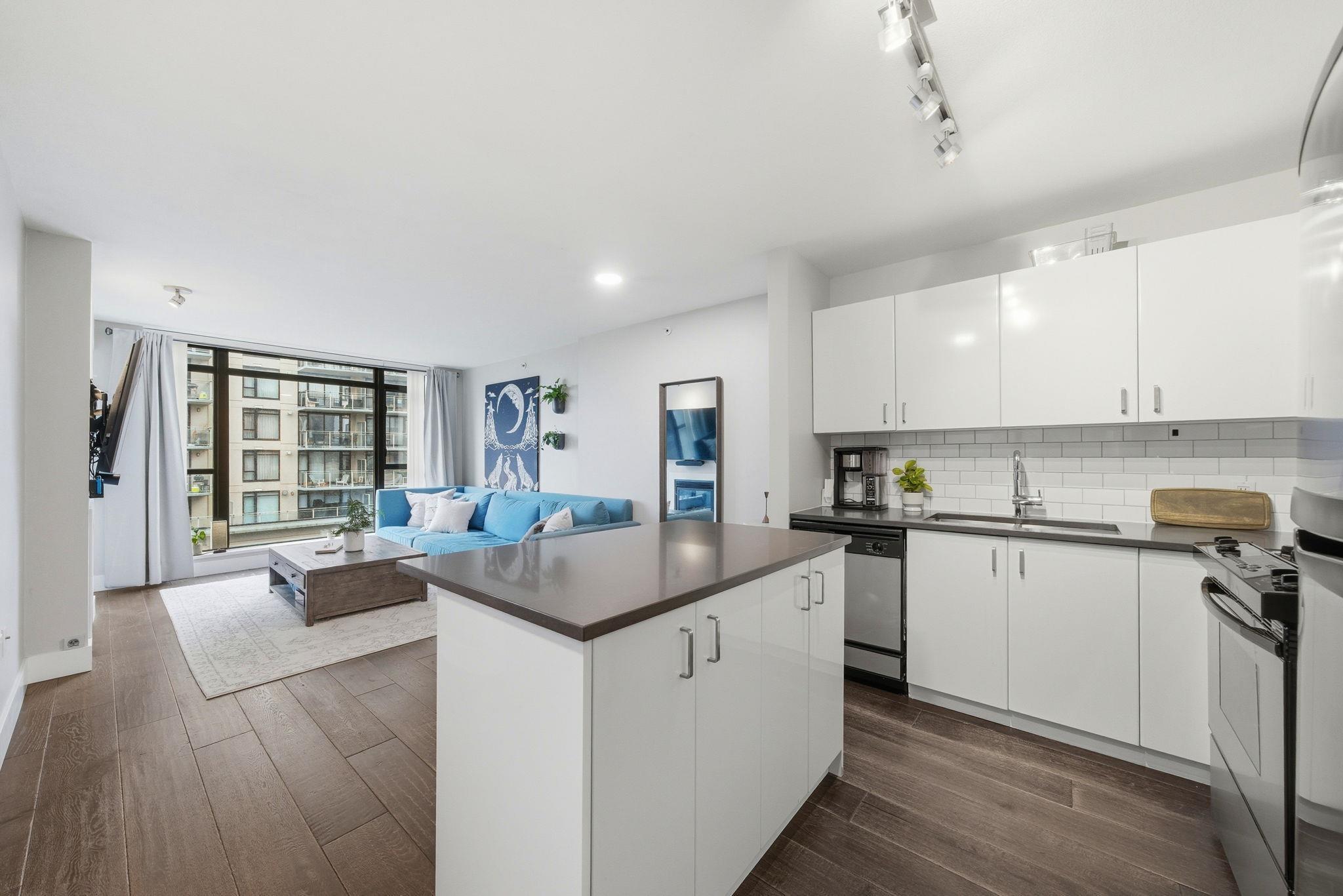 mls:R3121899 Property Address: 405 155 W 1ST STREET, North Vancouver BC V7M 3N8