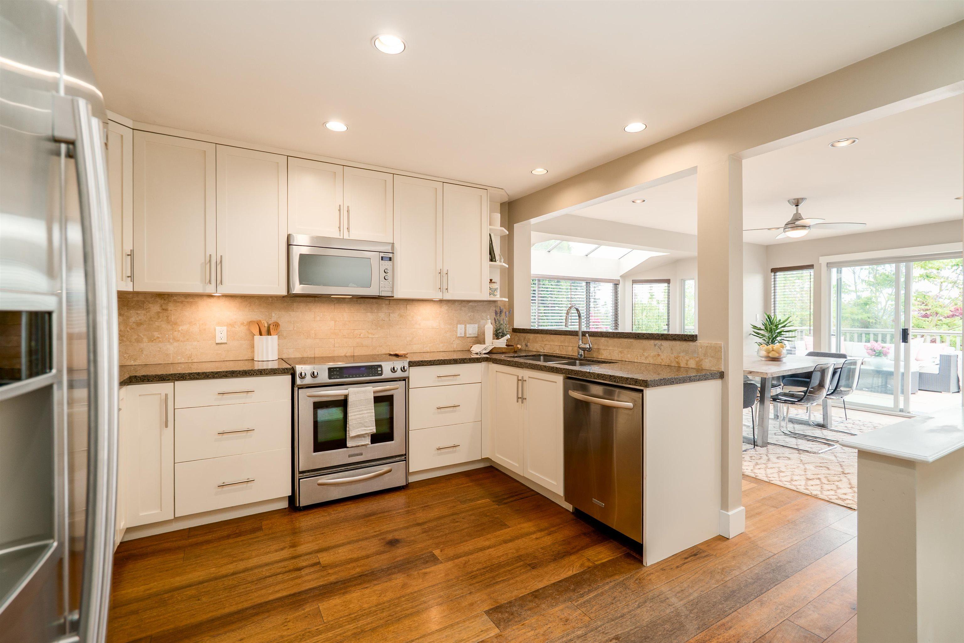 mls:R3122127 Property Address: 939 CALVERHALL STREET, North Vancouver BC V7L 1Y1