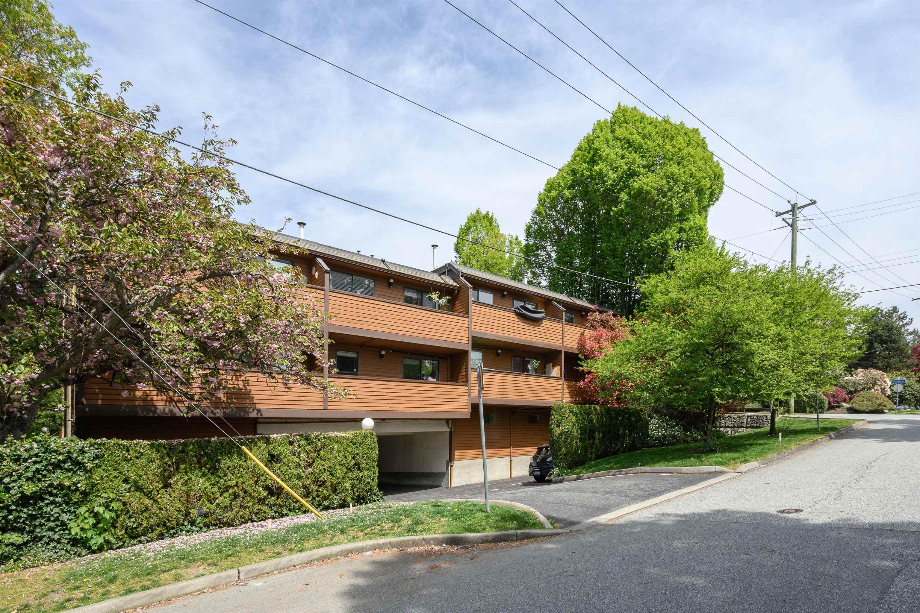 mls:R3122295 Property Address: 3201 LONSDALE AVENUE, North Vancouver BC V7N 4G8