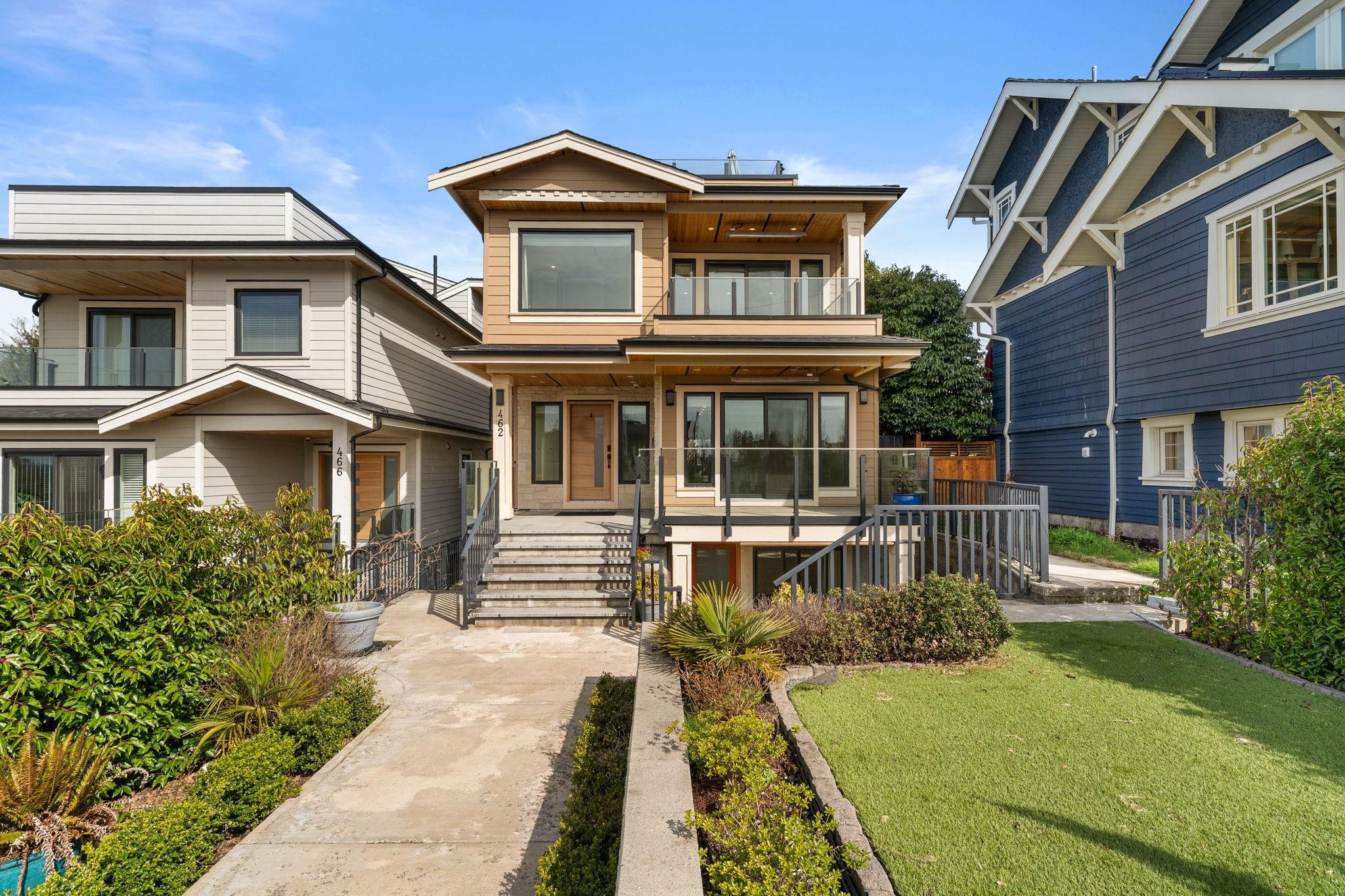mls:R3122904 Property Address: 462 W 14TH STREET, North Vancouver BC V7M 1P7
