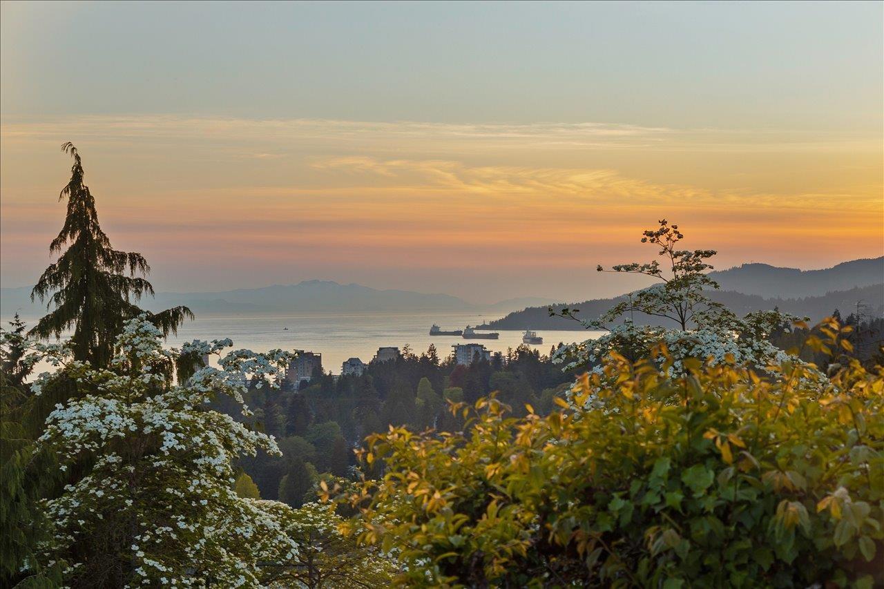 mls:R3123260 Property Address: 982 BRAESIDE STREET, West Vancouver BC V7T 2K8