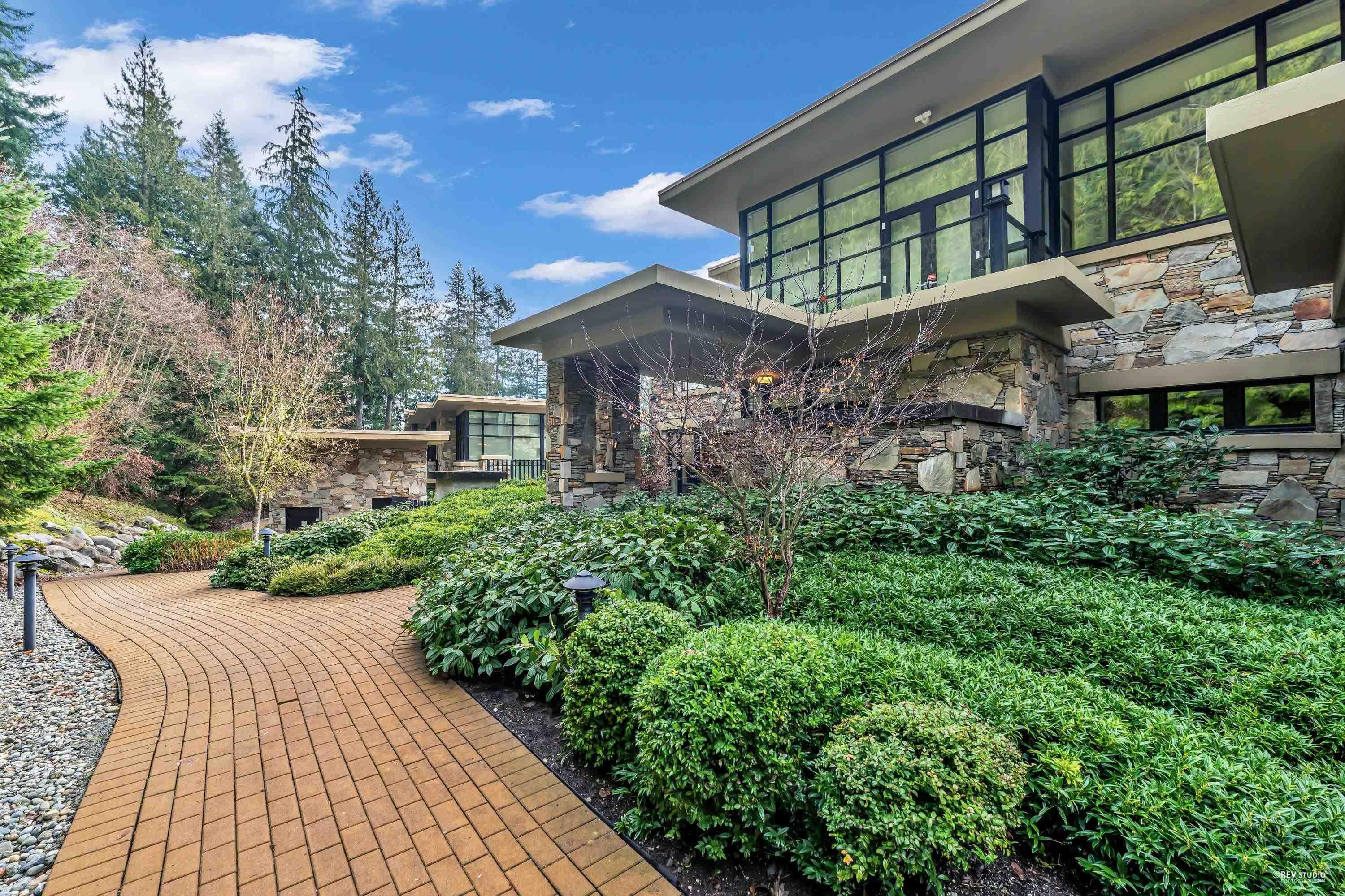 mls:R3123420 Property Address: 303 2245 TWIN CREEK PLACE, West Vancouver BC V7S 3K4