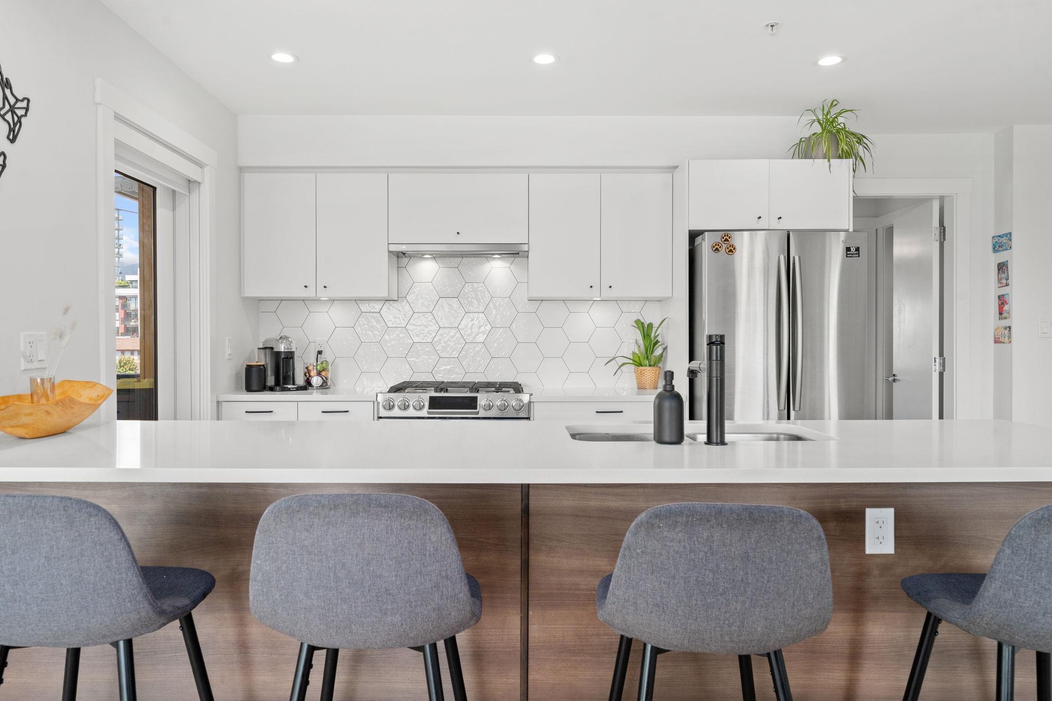 mls:R3123649 Property Address: 307 1519 CROWN STREET, North Vancouver BC V7J 1G6