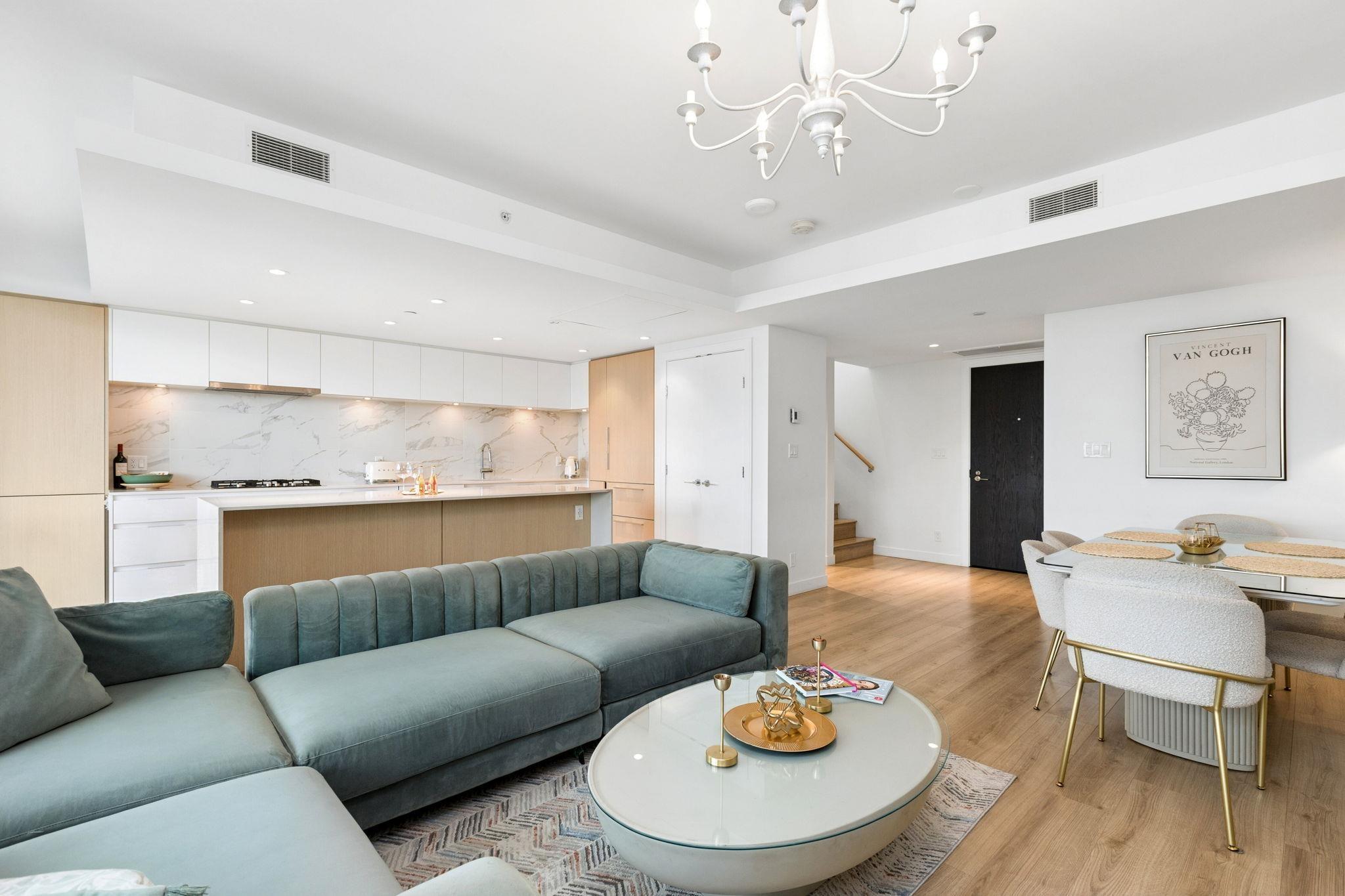 mls:R3124635 Property Address: 611 1500 FERN STREET, North Vancouver BC V7J 0E6
