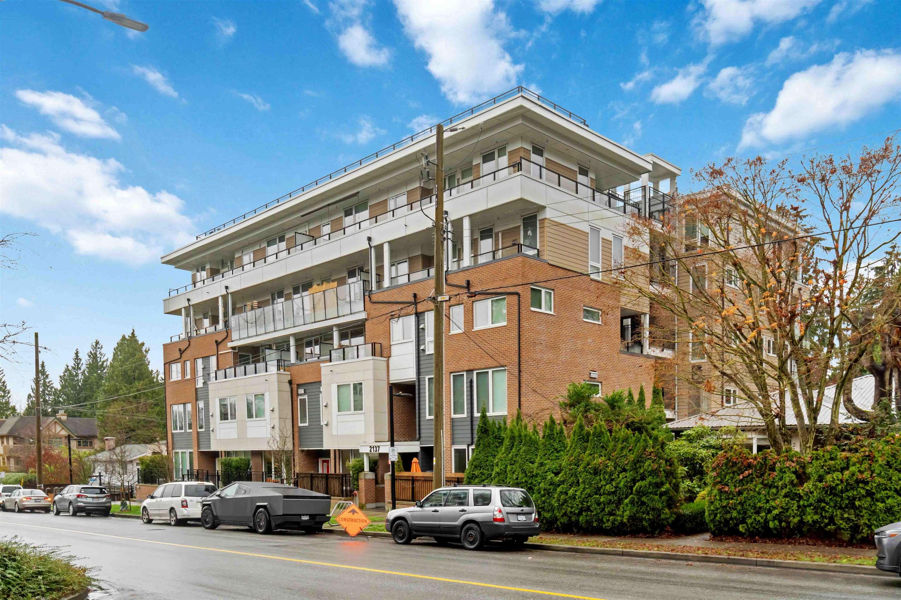 mls:R3124874 Property Address: 403 2137 CHESTERFIELD AVENUE, North Vancouver BC V7M 2P7