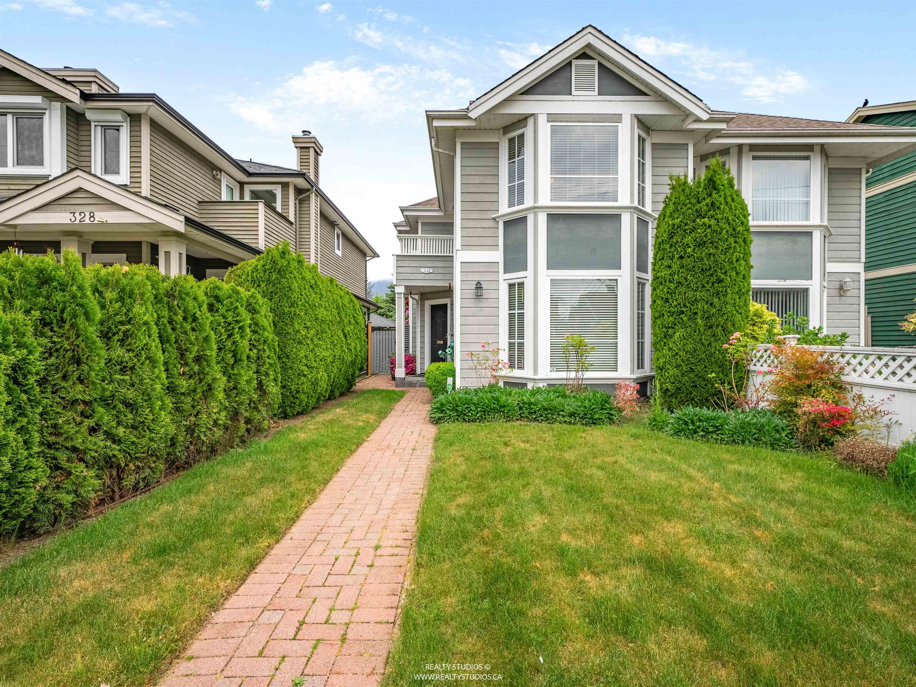 mls:R3125174 Property Address: 332 E 12TH STREET, North Vancouver BC V7L 2J9