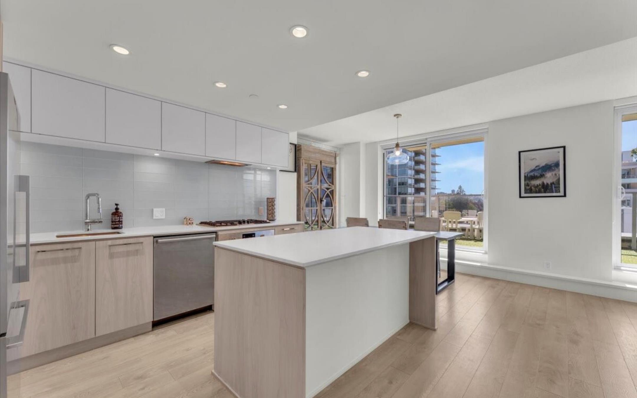mls:R3125374 Property Address: 405 680 SEYLYNN CRESCENT, North Vancouver BC V7J 0B5