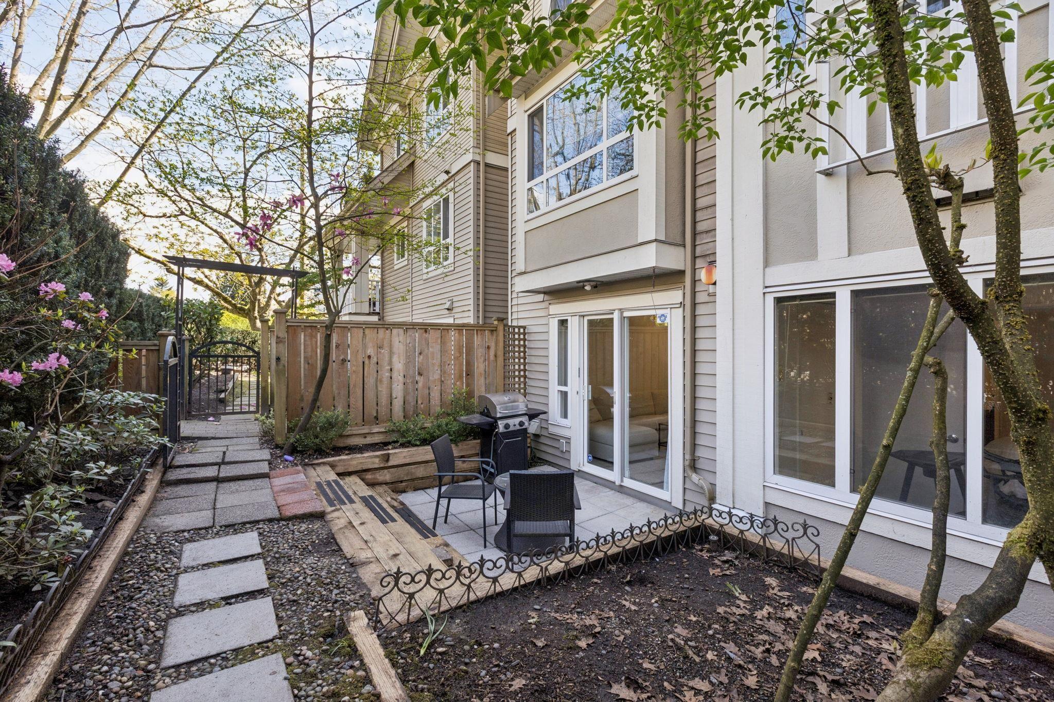 mls:R3126436 Property Address: 102 365 E 1ST STREET, North Vancouver BC V7L 4W5