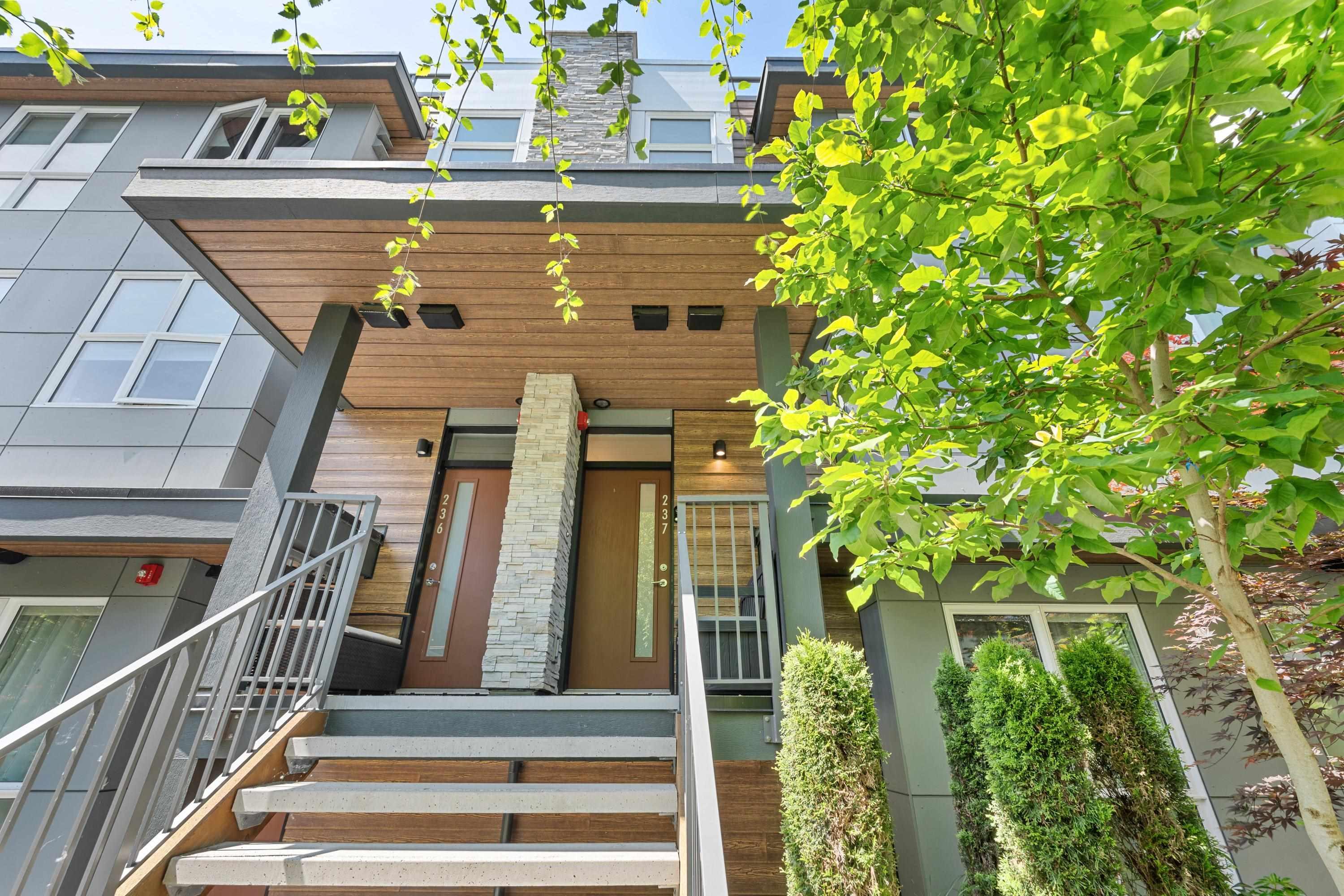 mls:R3126931 Property Address: 237 2060 CURLING ROAD, North Vancouver BC V7P 0E1