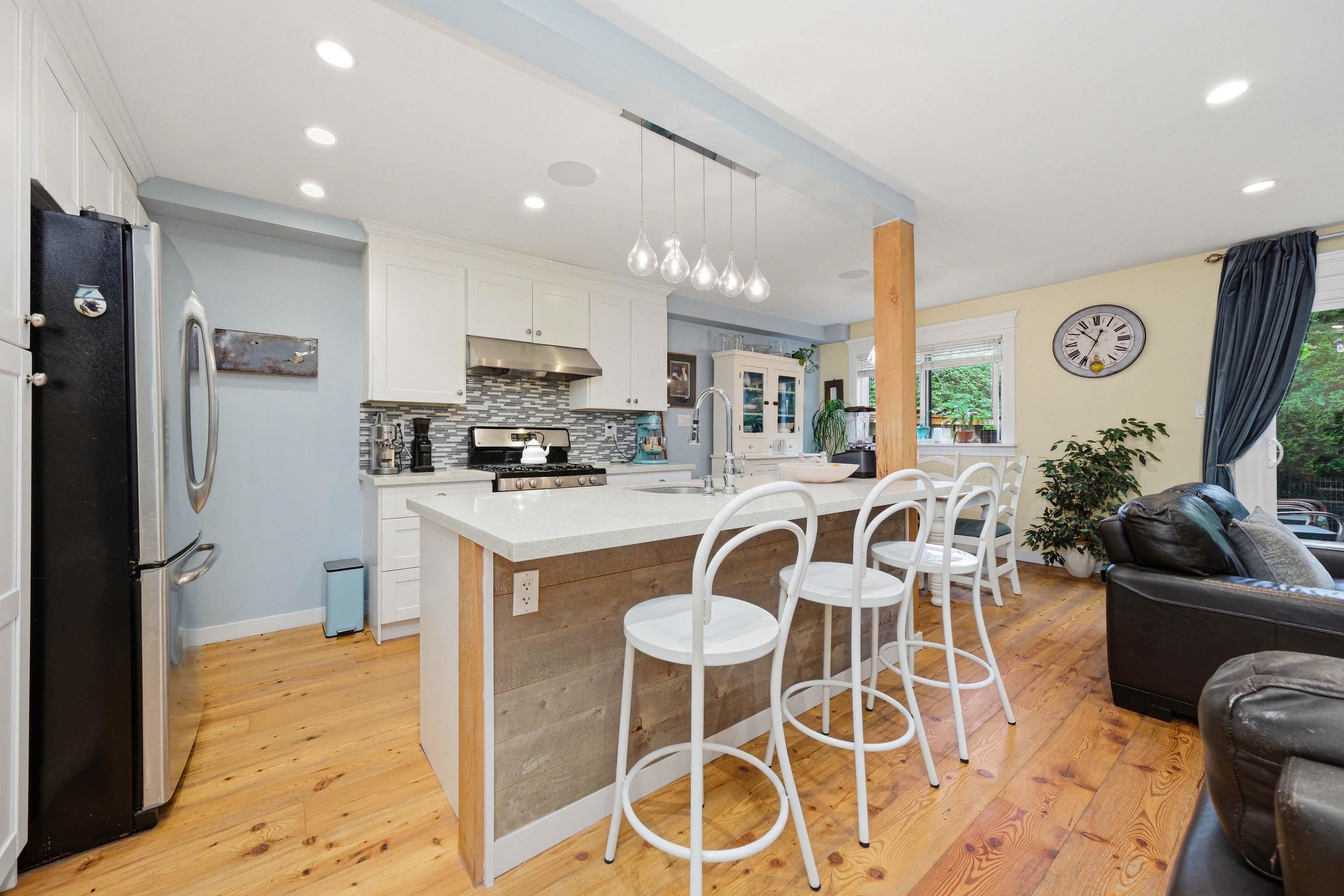 mls:R3128393 Property Address: 1126 PREMIER STREET, North Vancouver BC V7J 2H3