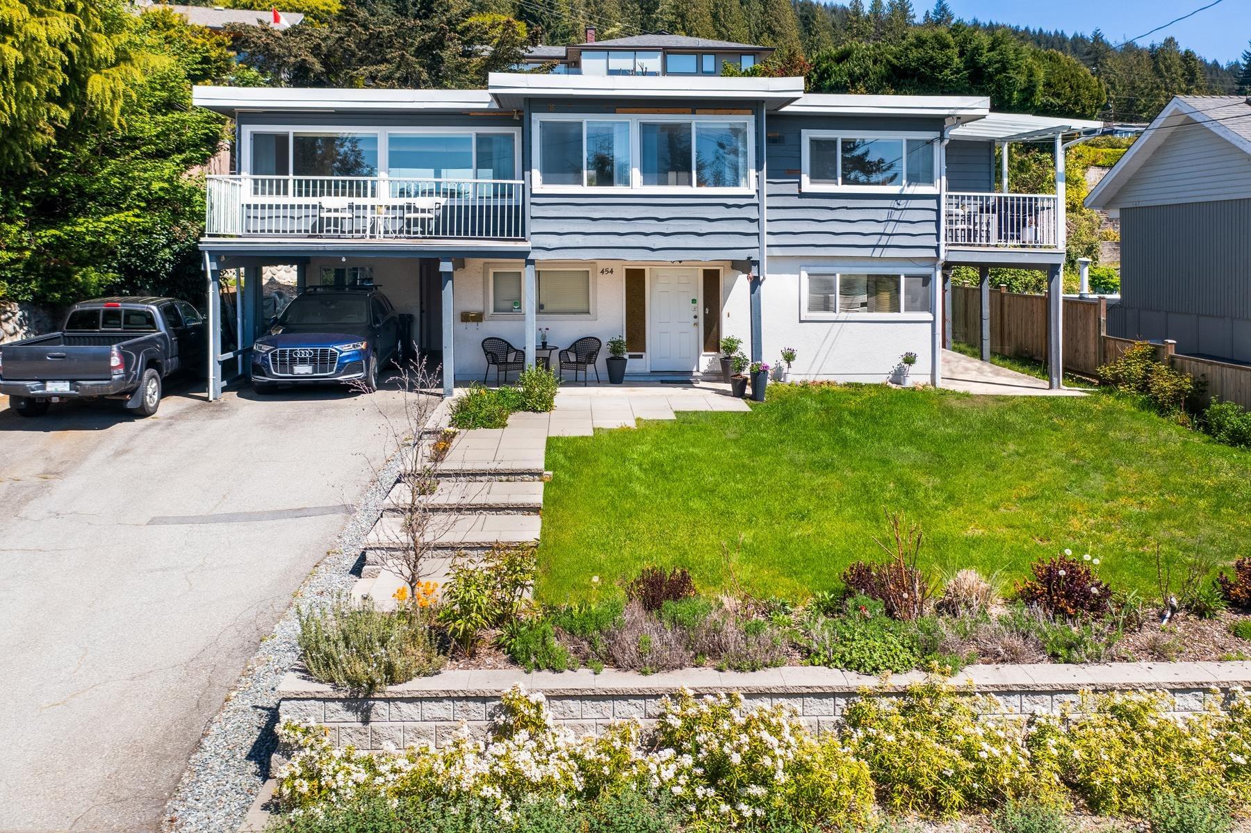 mls:R3129231 Property Address: 454 MONTERAY AVENUE, North Vancouver BC V7N 3G2