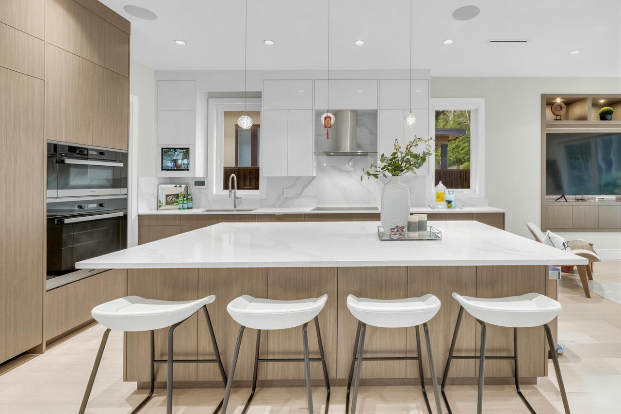 mls:R3130376 Property Address: 31 GLENMORE DRIVE, West Vancouver BC V7S 1A5