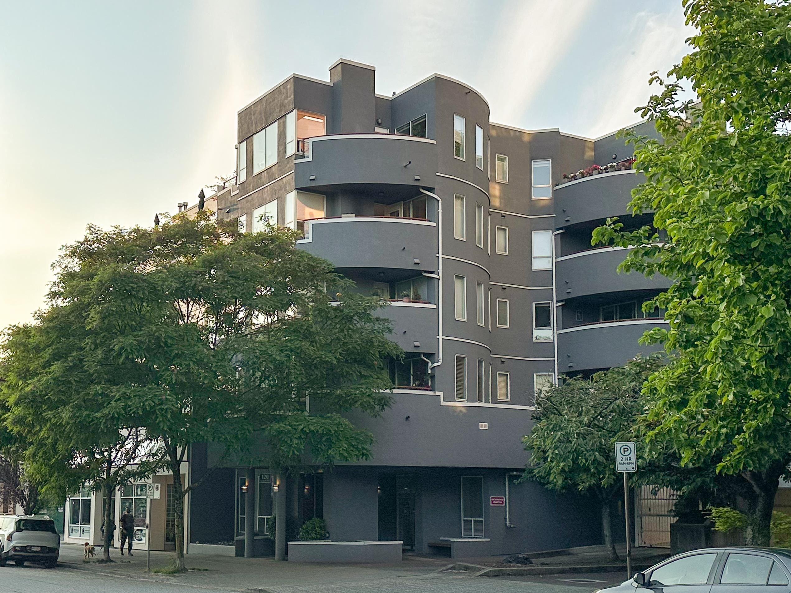 mls:R3131536 Property Address: 120 E 2ND STREET, North Vancouver BC V7L 1C3