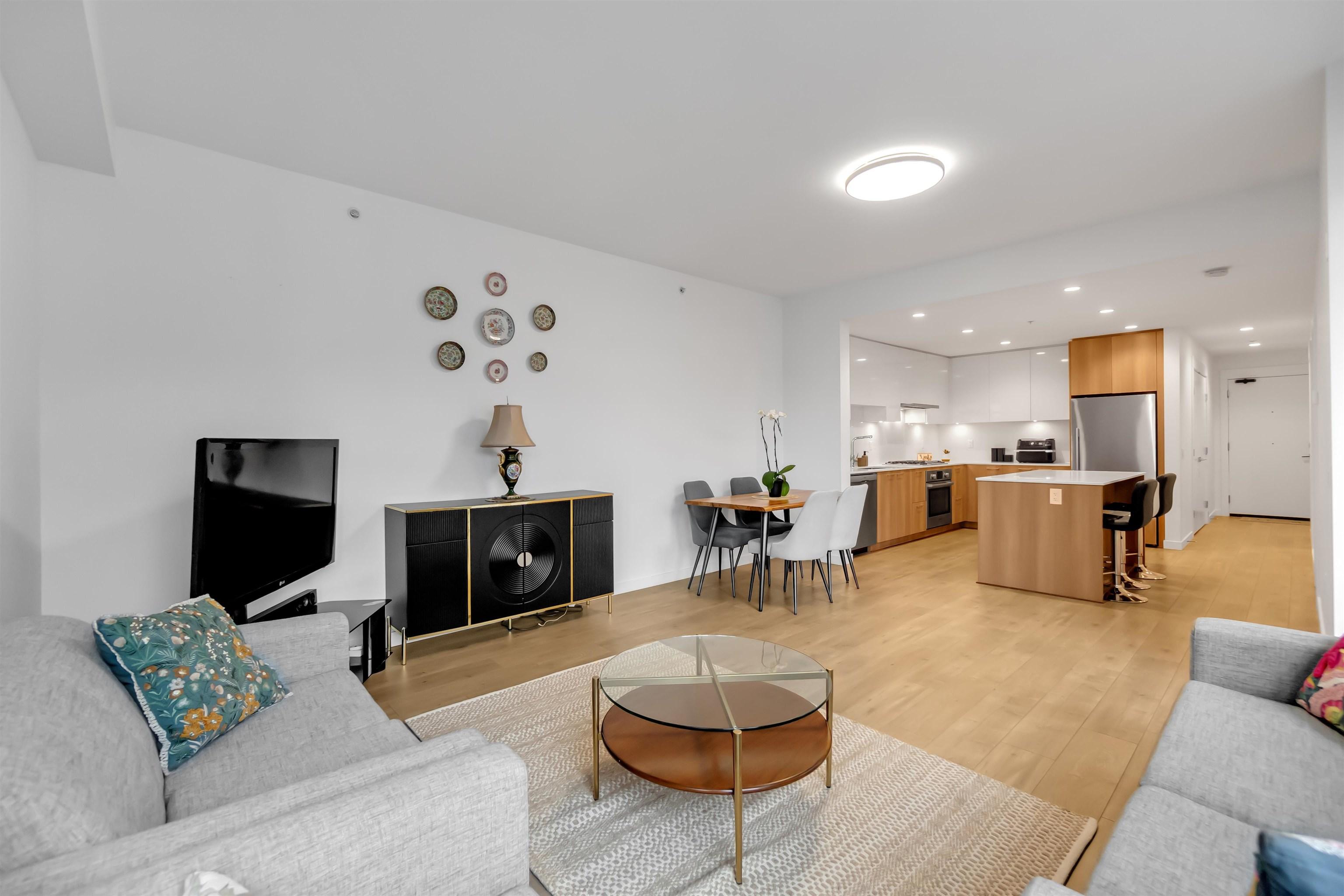 mls:R3132112 Property Address: 303 715 W 15 STREET STREET, North Vancouver BC V7M 1T2