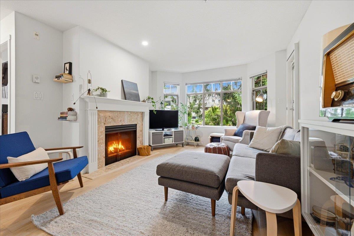 mls:R3133388 Property Address: 411 2059 CHESTERFIELD AVENUE, North Vancouver BC V7M 2P4