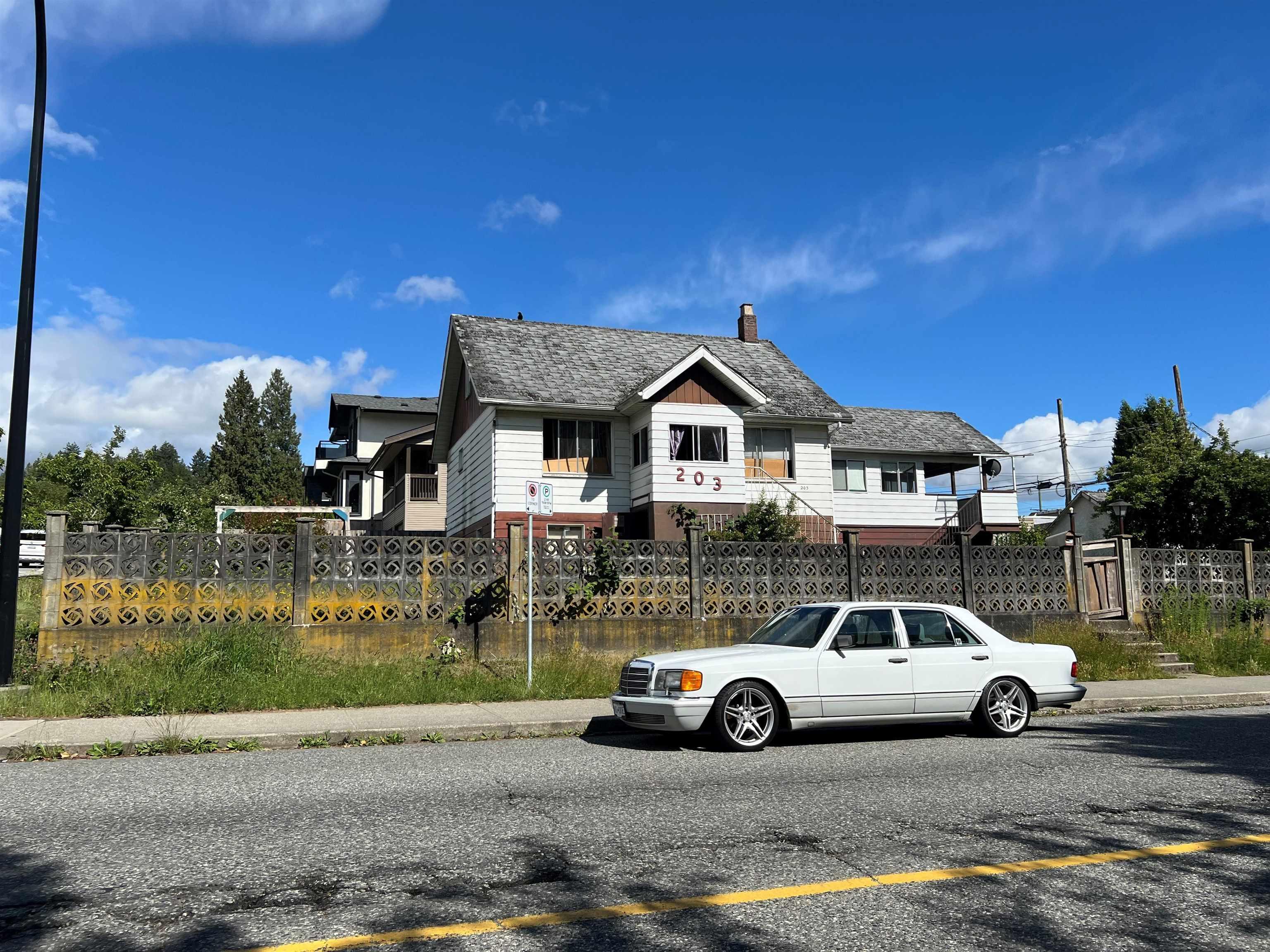 mls:R3133626 Property Address: 203 E 22ND STREET, North Vancouver BC V7L 3C5