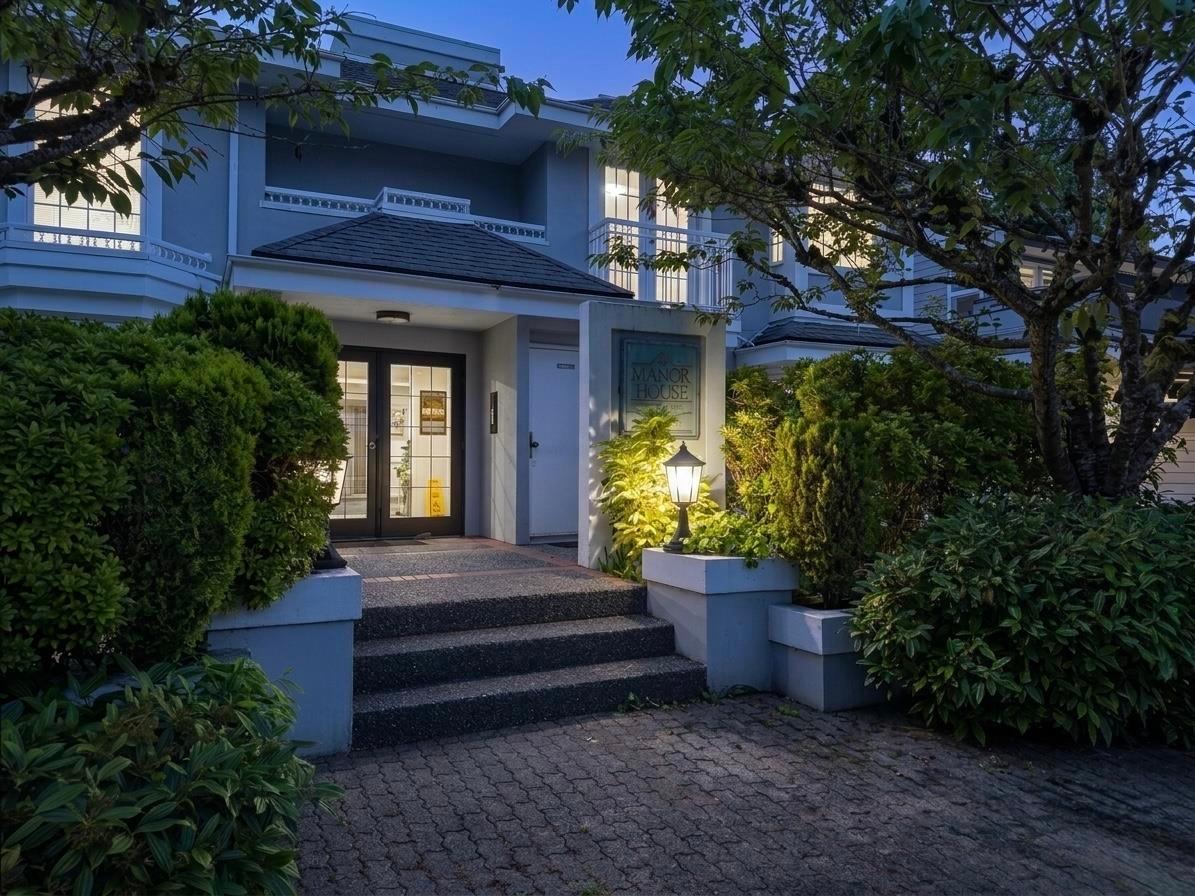 mls:R3134091 Property Address: 202 2440 HAYWOOD AVENUE, West Vancouver BC V7V 1Y1