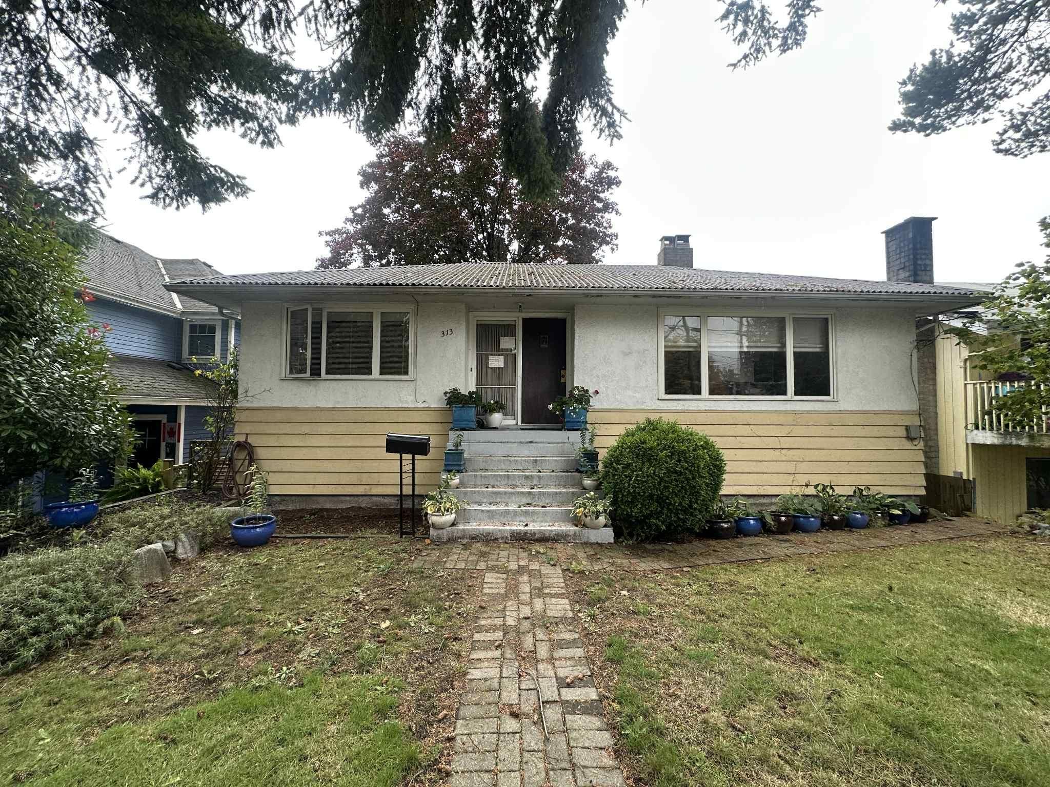 mls:R3134392 Property Address: 313 E 13TH STREET, North Vancouver BC V7L 2L8