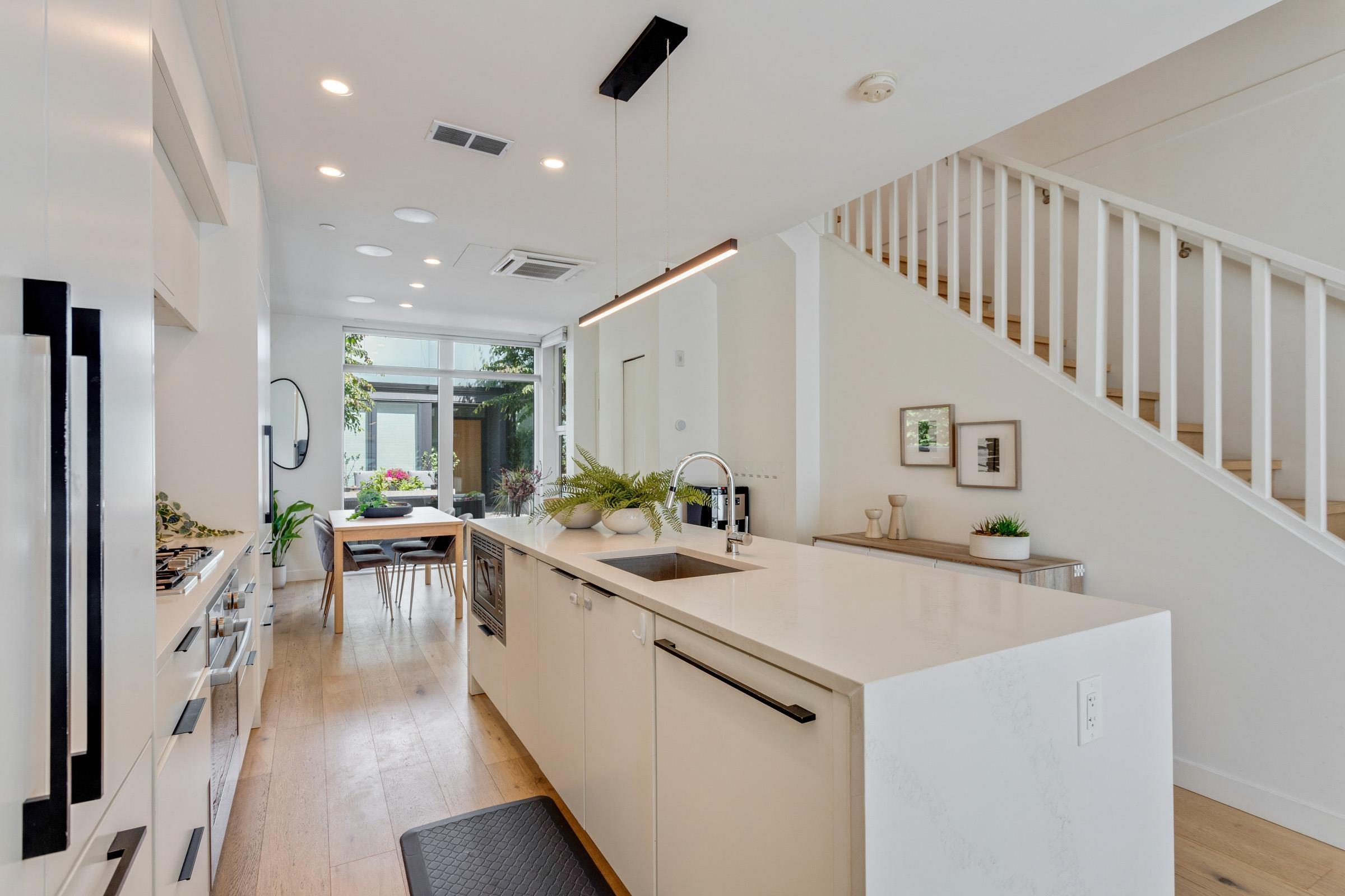 mls:R3136988 Property Address: 125 649 E 3RD STREET, North Vancouver BC V7L 1G6