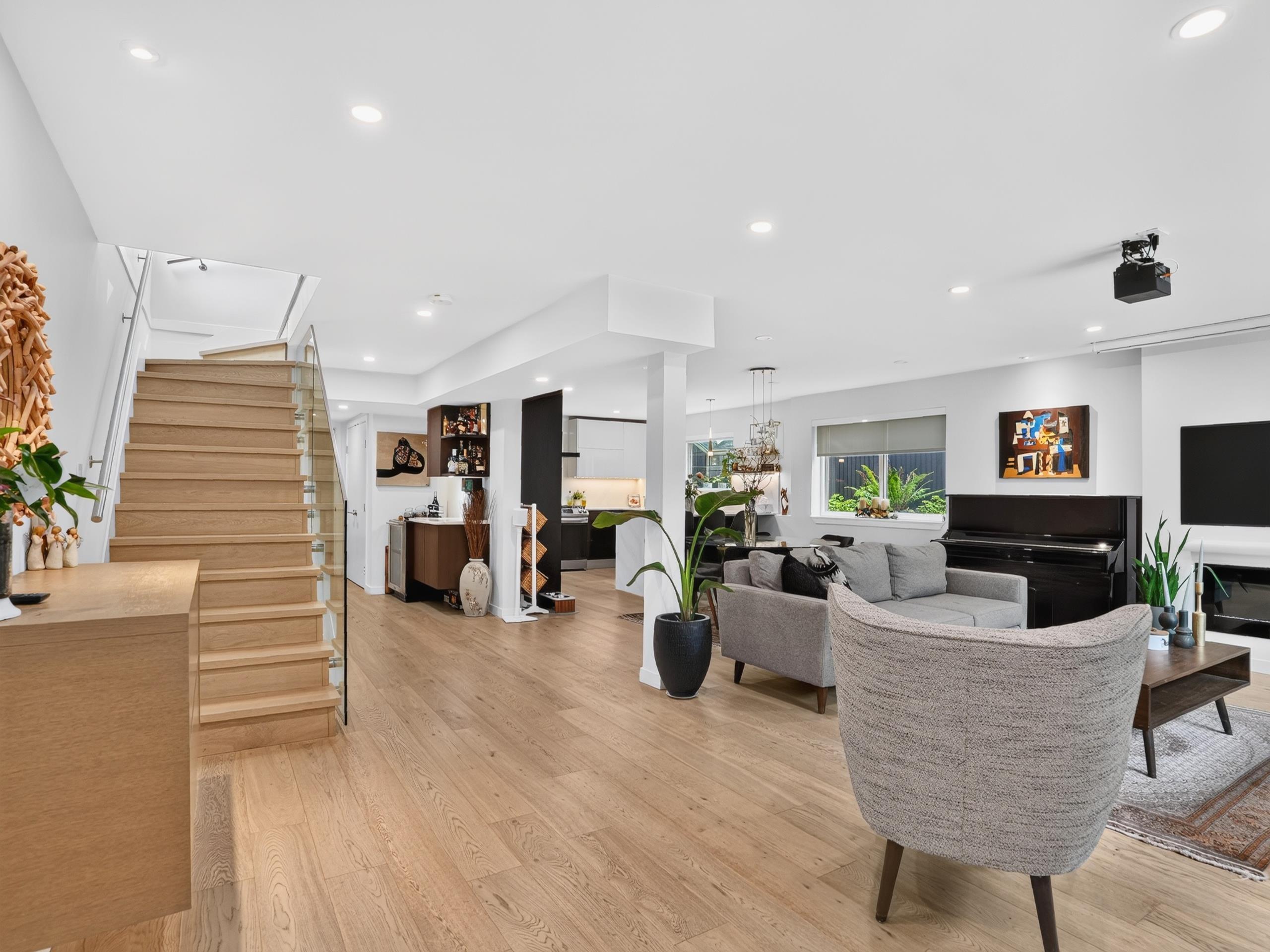 mls:R3137752 Property Address: 514 W 28TH STREET, North Vancouver BC V7N 2J5