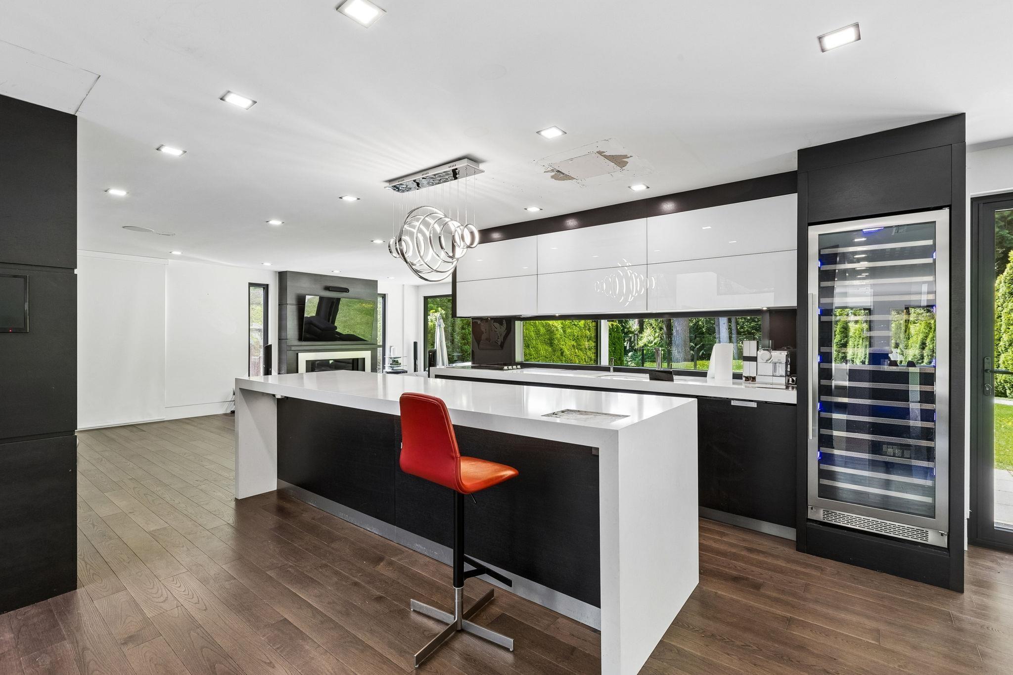 mls:R3137820 Property Address: 4577 CAPILANO ROAD, North Vancouver BC V7R 4K2