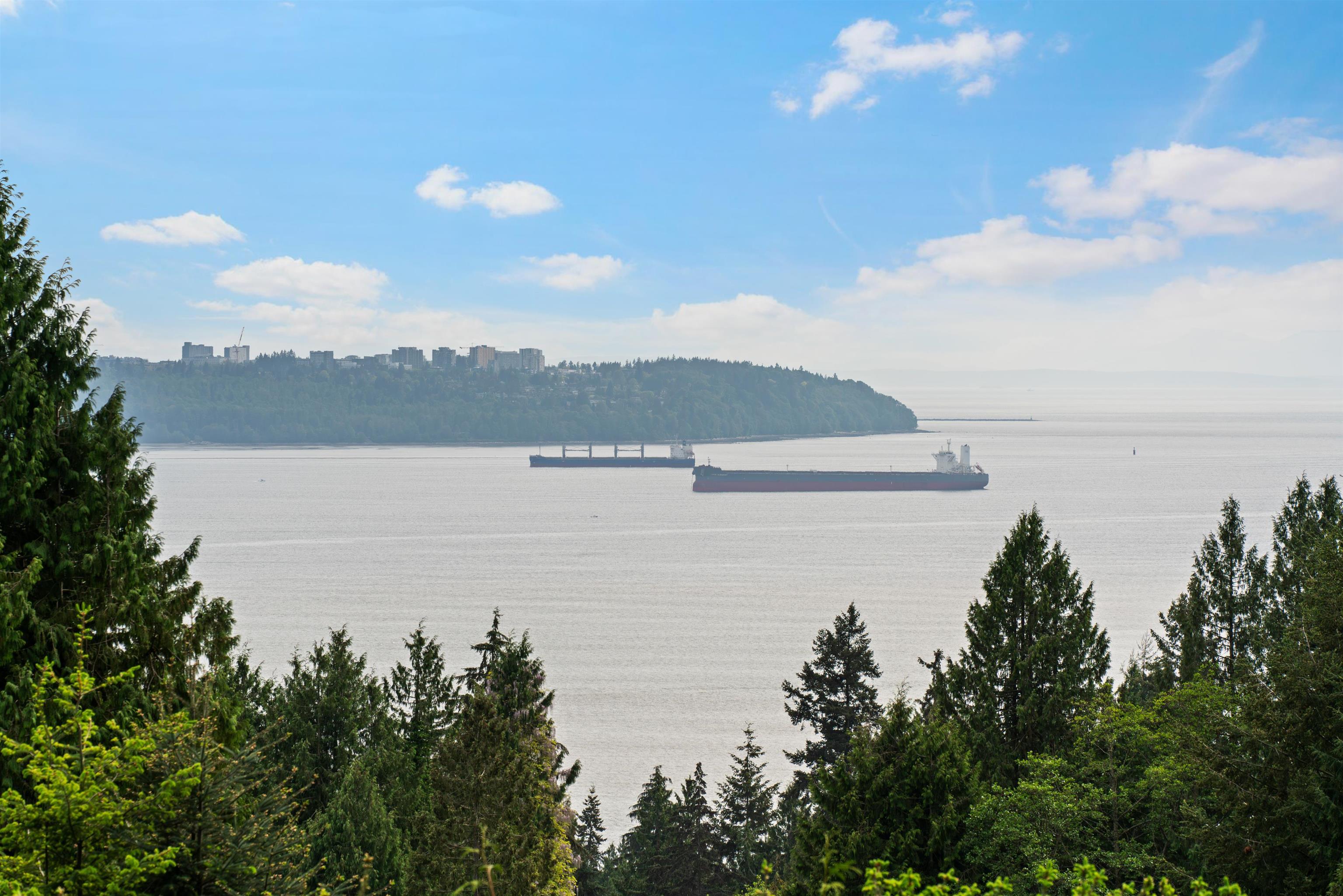 mls:R3139709 Property Address: 2660 QUEENS AVENUE, West Vancouver BC V7V 2Z1