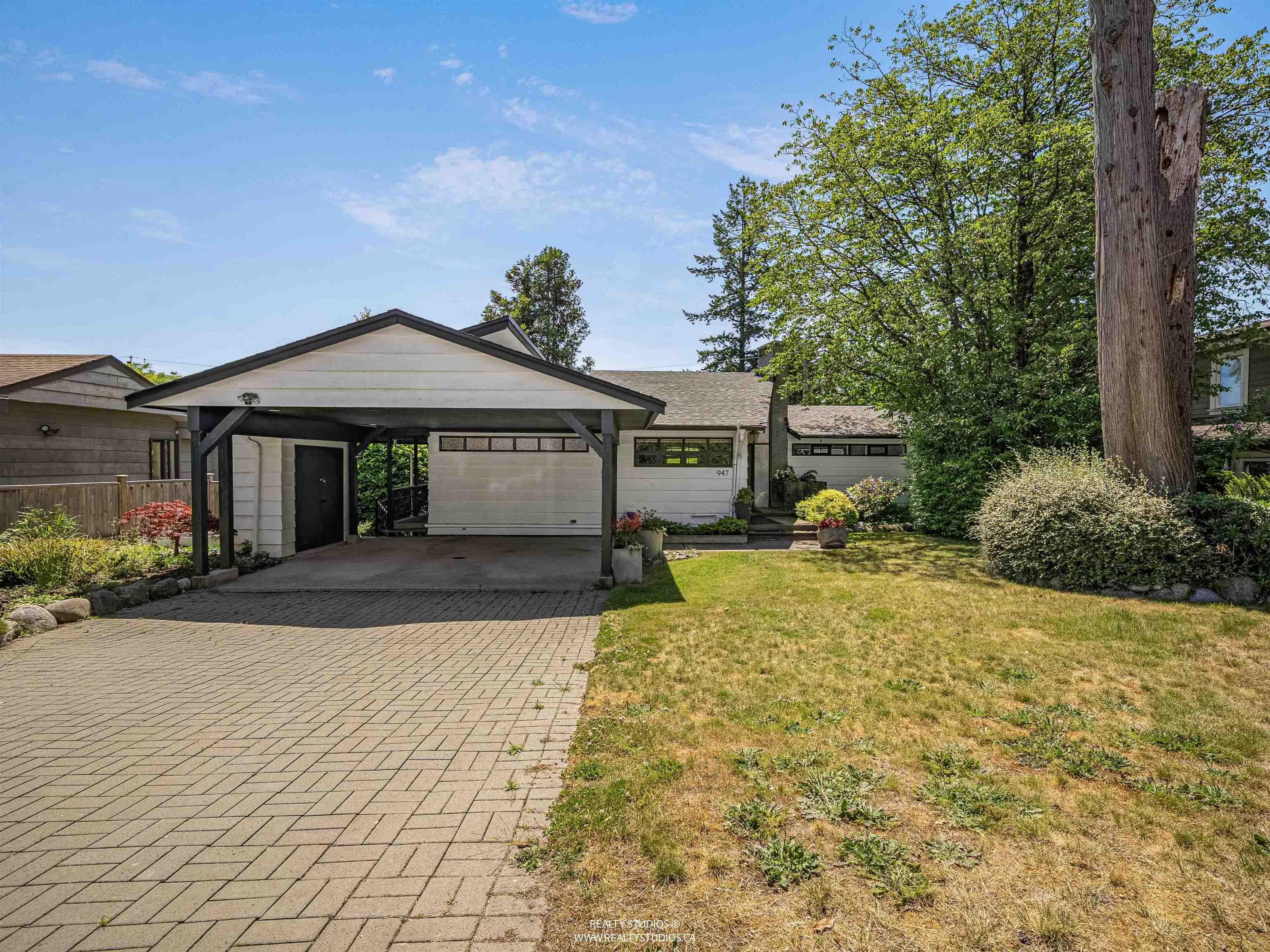 mls:R3139872 Property Address: 947 EVERGREEN PLACE, North Vancouver BC V7R 1R5