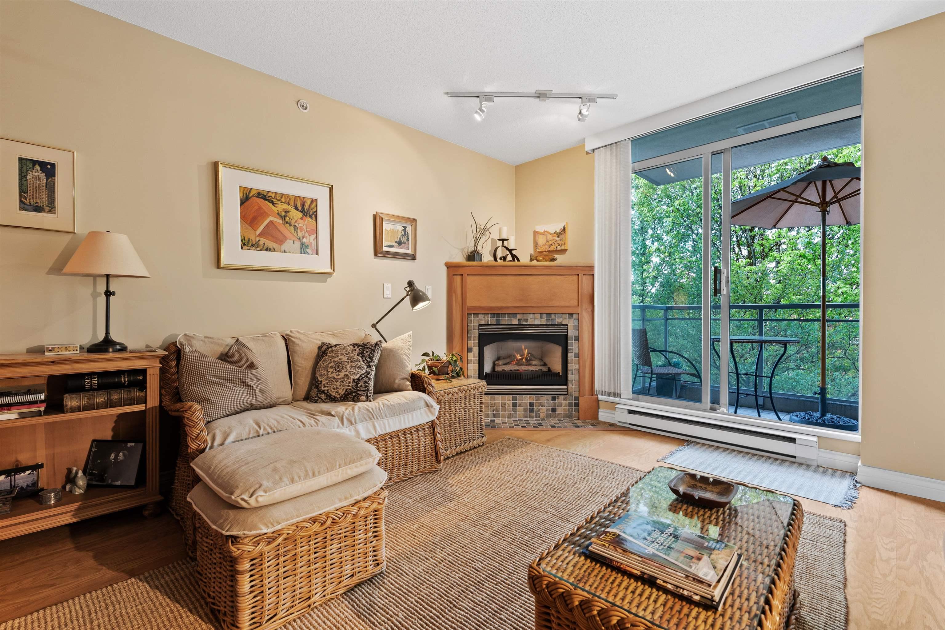 mls:R3141233 Property Address: 302 588 16TH STREET, West Vancouver BC V7V 3R7