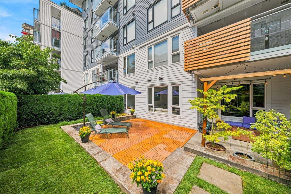 mls:R3142101 Property Address: 3 221 E 3 STREET, North Vancouver BC V7L 0C1