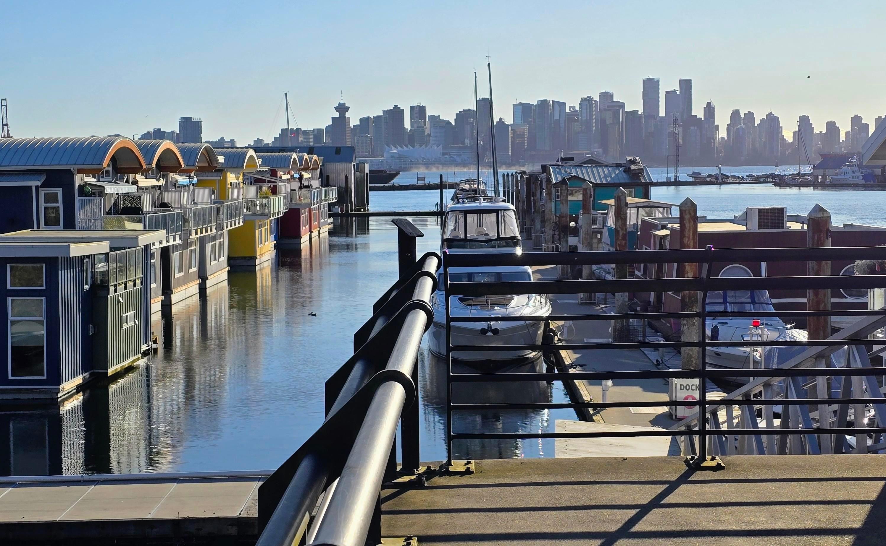 mls:R3142240 Property Address: JNW33 415 W ESPLANADE, North Vancouver BC V7M 1A6