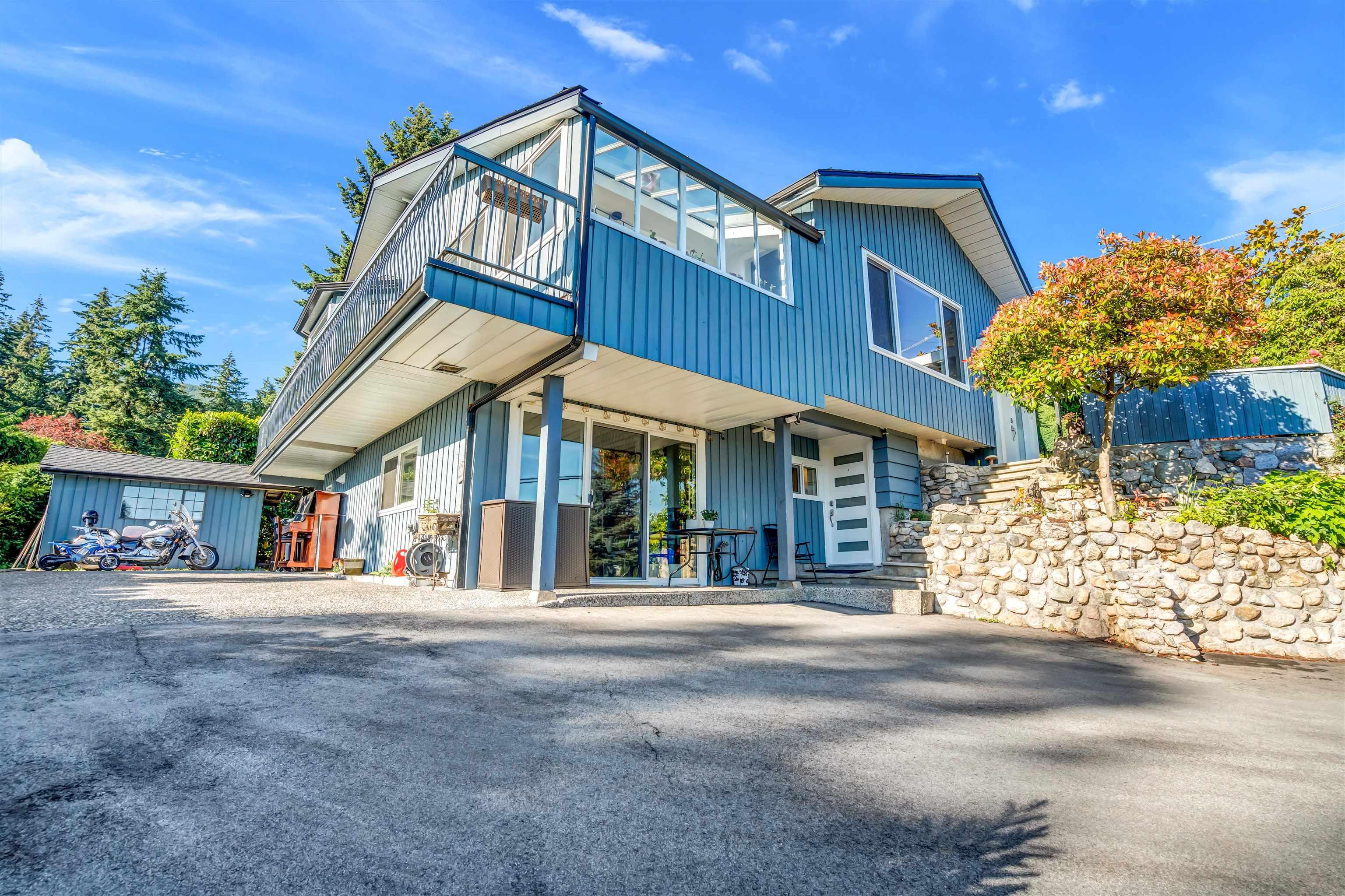 mls:R3142996 Property Address: 300 W BALMORAL ROAD, North Vancouver BC V7N 2V3