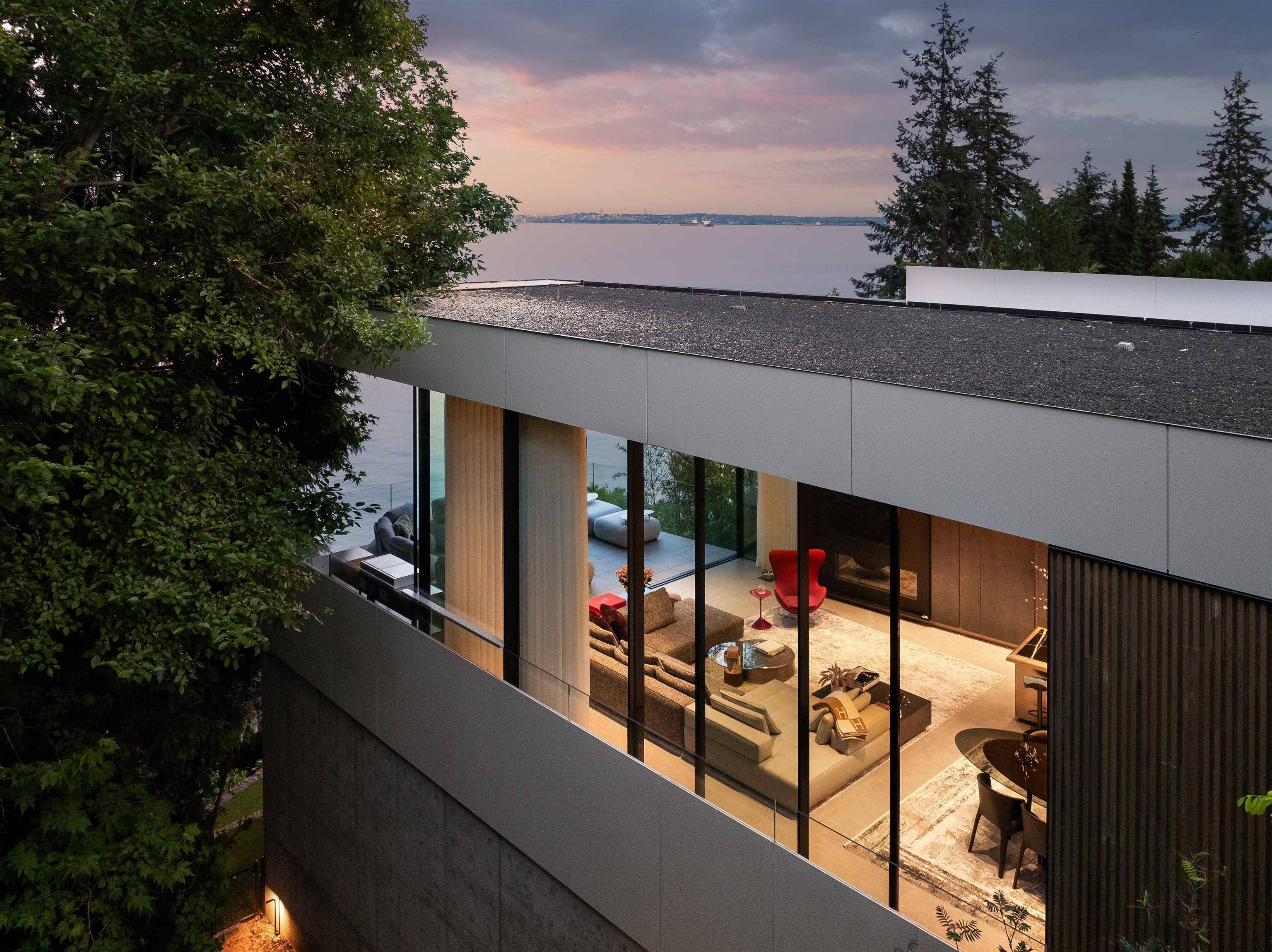 mls:R3143003 Property Address: 3478 MARINE DRIVE, West Vancouver BC V7V 1N2
