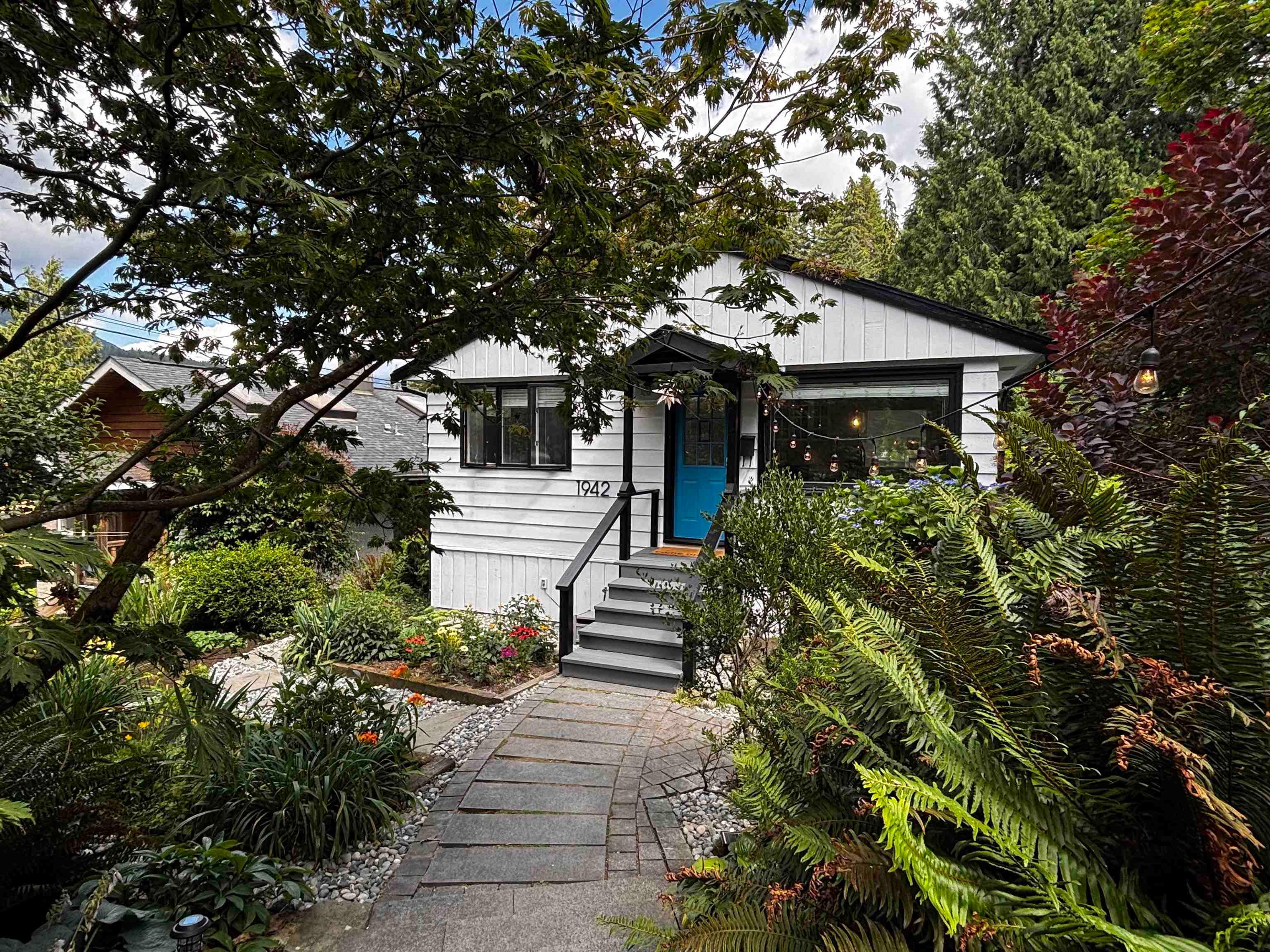 mls:R3144433 Property Address: 1942 BANBURY ROAD, North Vancouver BC V7G 1W5