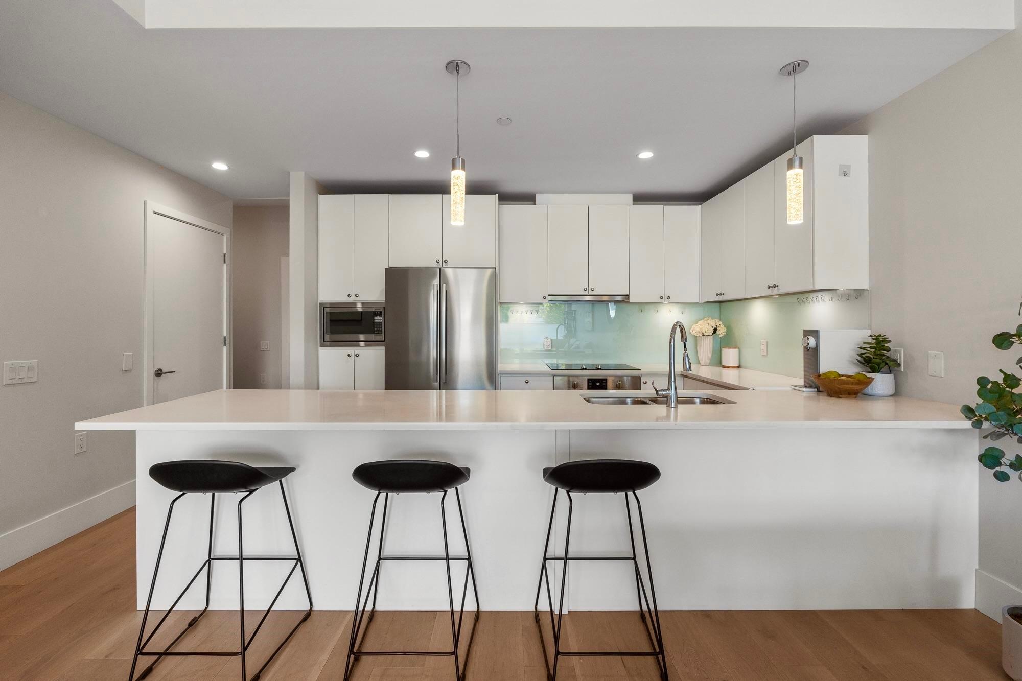 mls:R3145893 Property Address: 206 1591 BOWSER AVENUE, North Vancouver BC V7P 2Y4