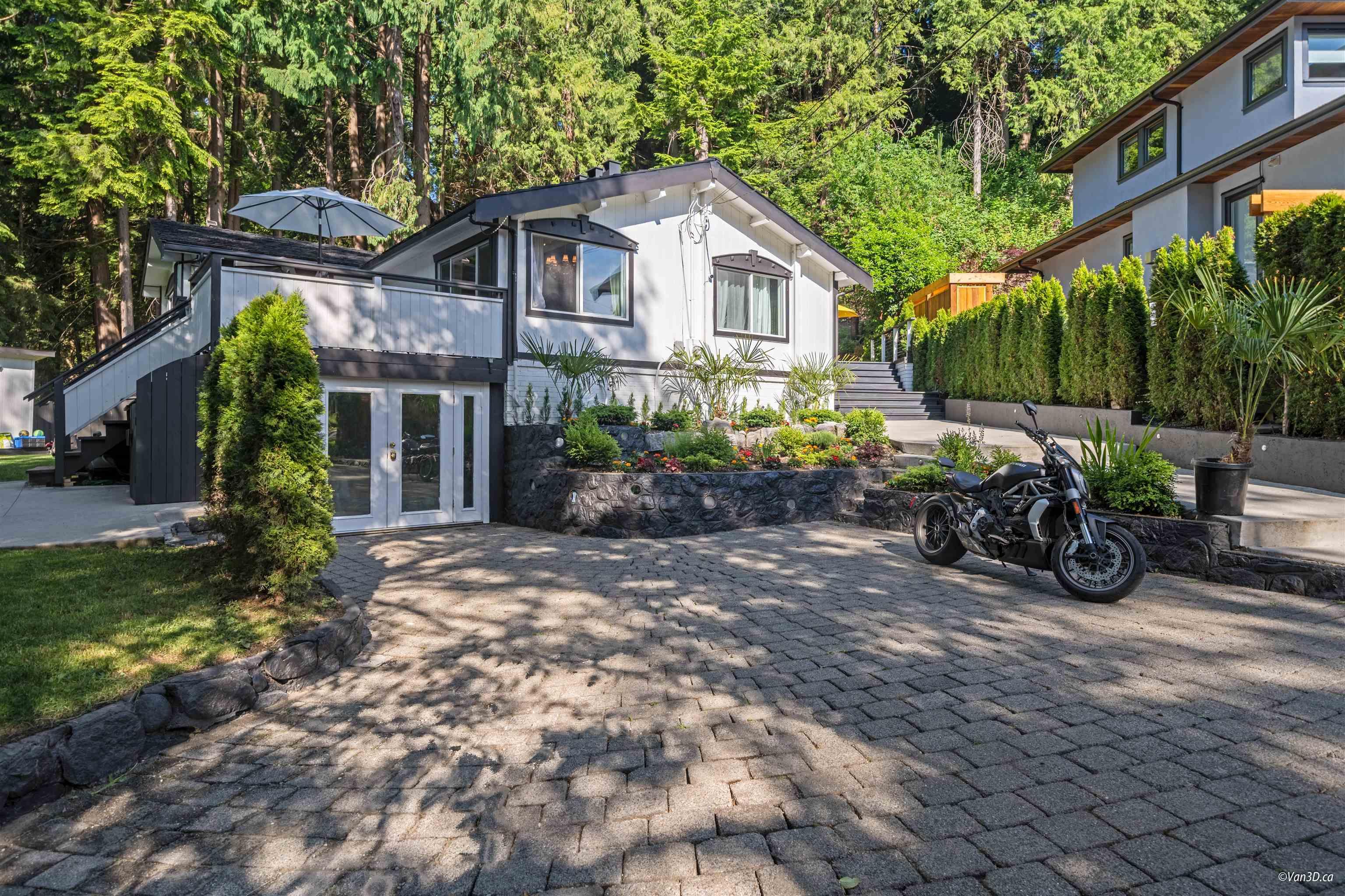mls:R3146294 Property Address: 3870 EMERALD DRIVE, North Vancouver BC V7R 3B8
