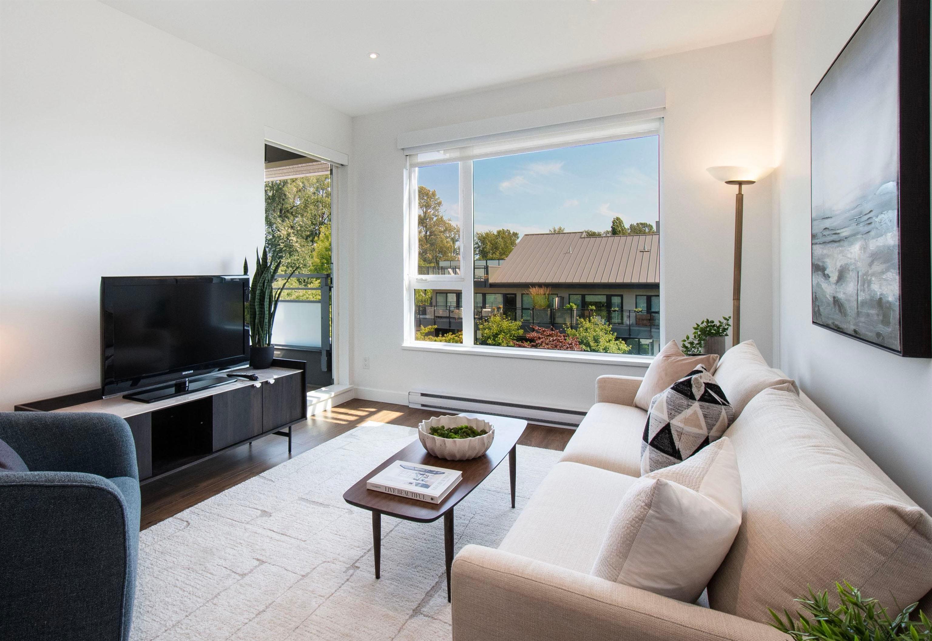 mls:R3146518 Property Address: 402 1061 MARINE DRIVE, North Vancouver BC V7P 1S6