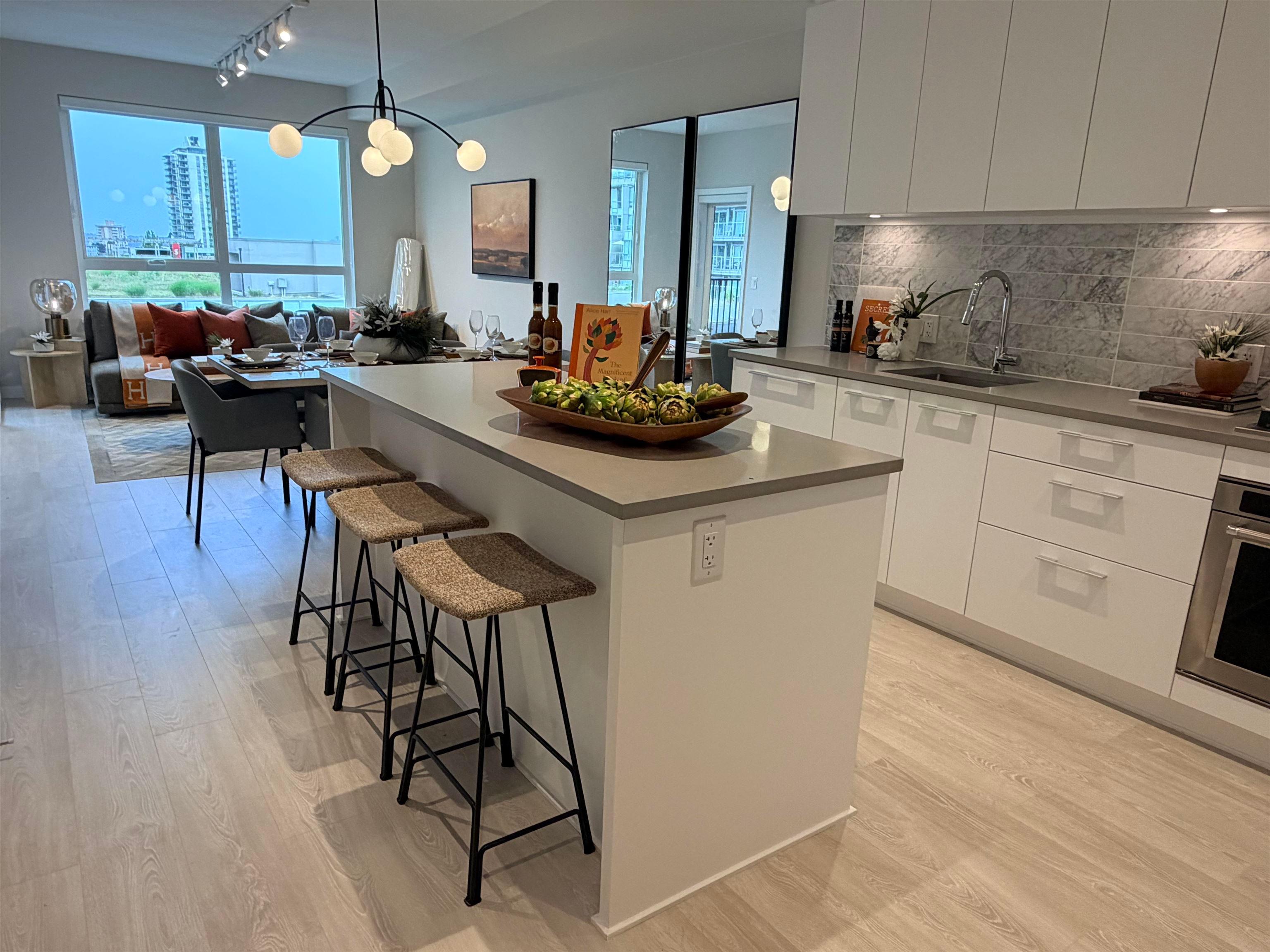 mls:R3149165 Property Address: 403 110 E 17TH STREET, North Vancouver BC V7L 0K4