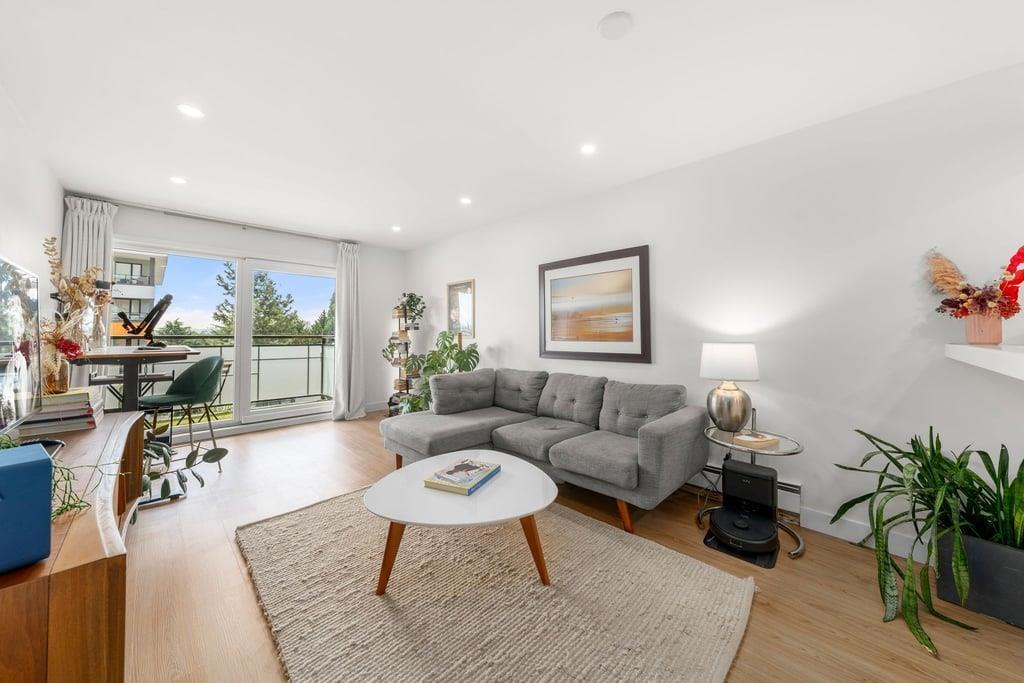 mls:R3150483 Property Address: 312 360 E 2ND STREET, North Vancouver BC V7L 4N6