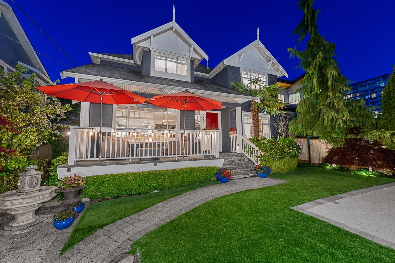 mls:R3150541 Property Address: 1075 ESPLANADE AVENUE, West Vancouver BC V7T 1G2